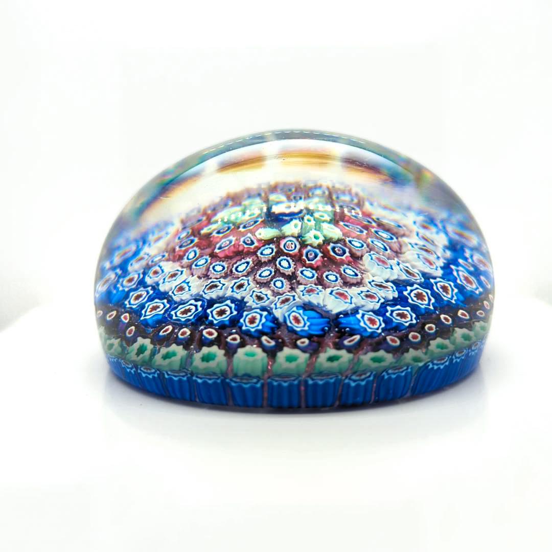 Verre Presse-papiers antique Arculus Close Concentric Millefiori en verre en vente
