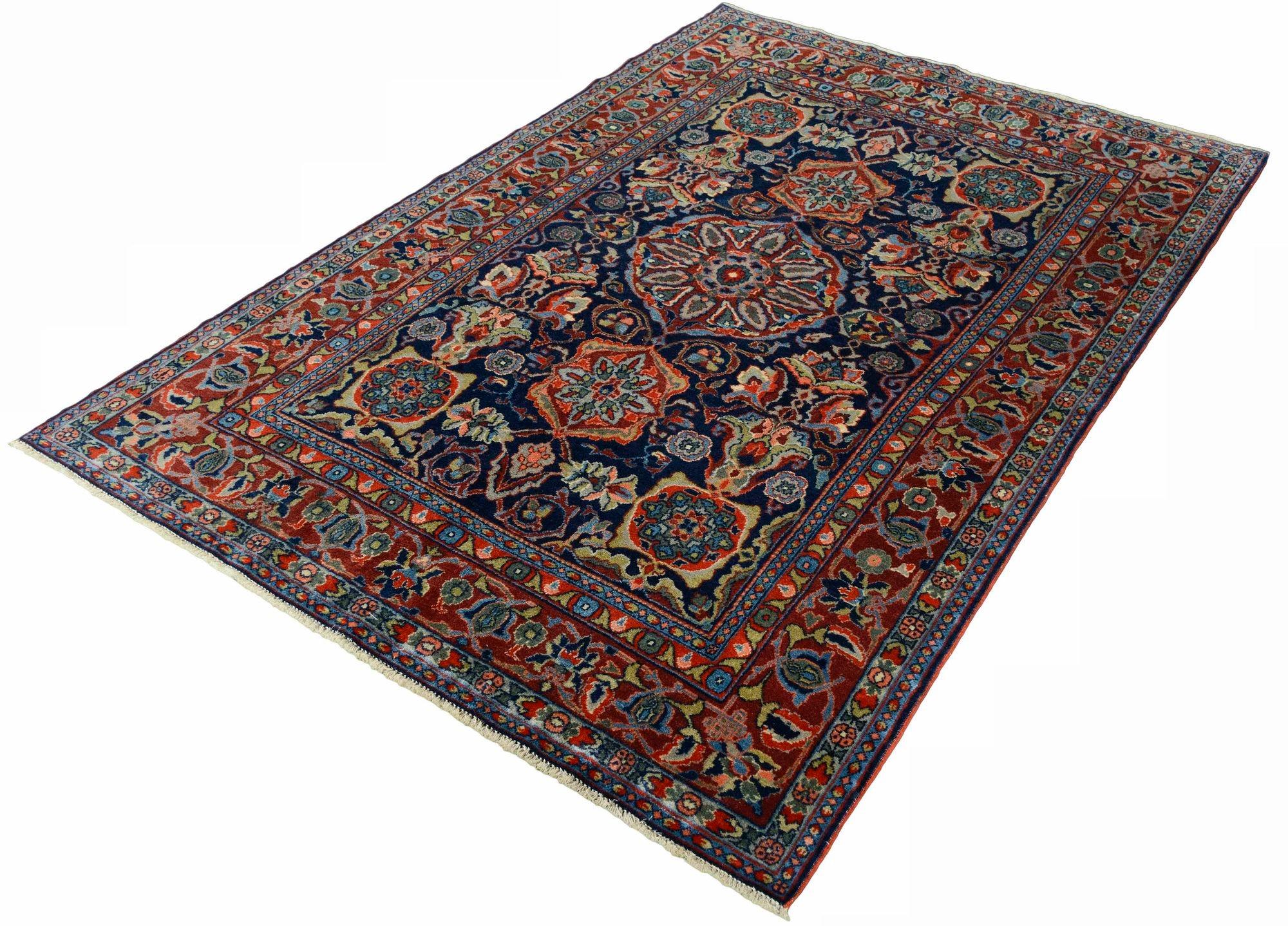 Antique Ardebil Rug In Good Condition For Sale In St. Albans, GB