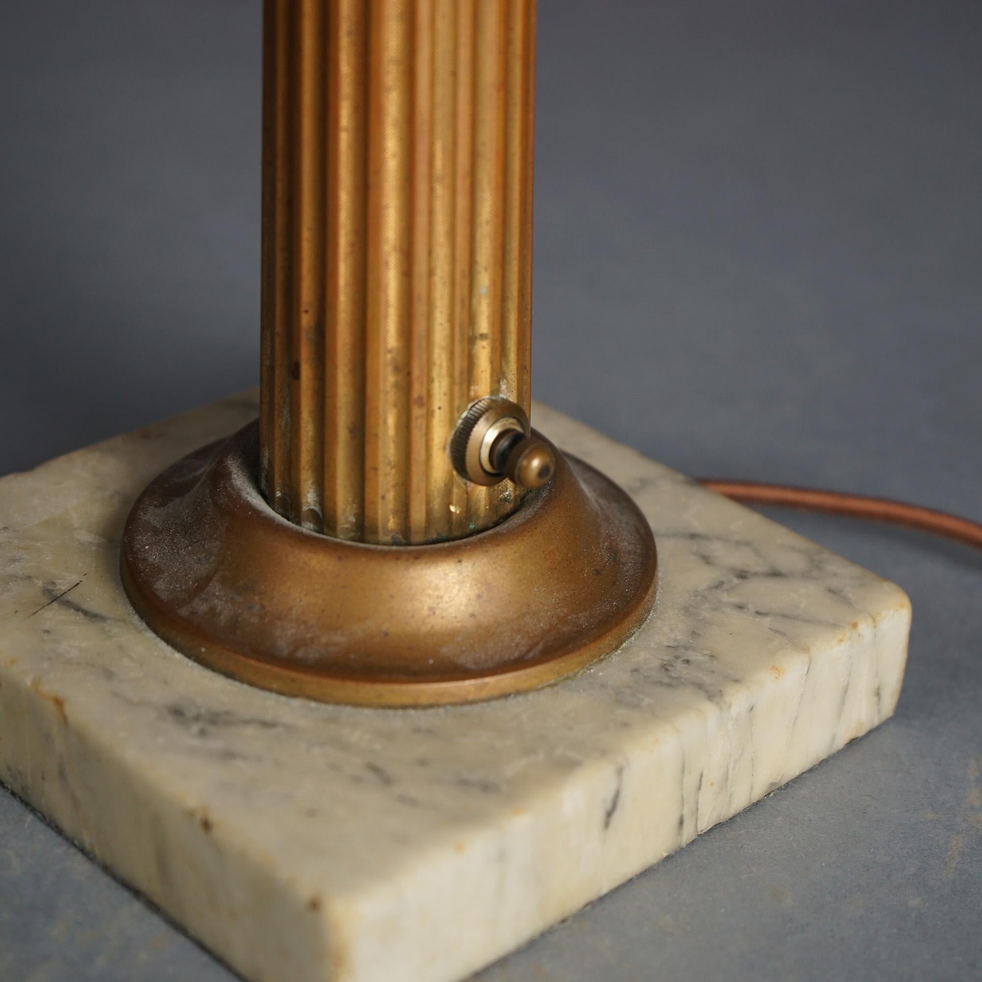 Lampe solaire Sinumbra ancienne en bronze et laiton avec abat-jour en verre opalescent en vente 1