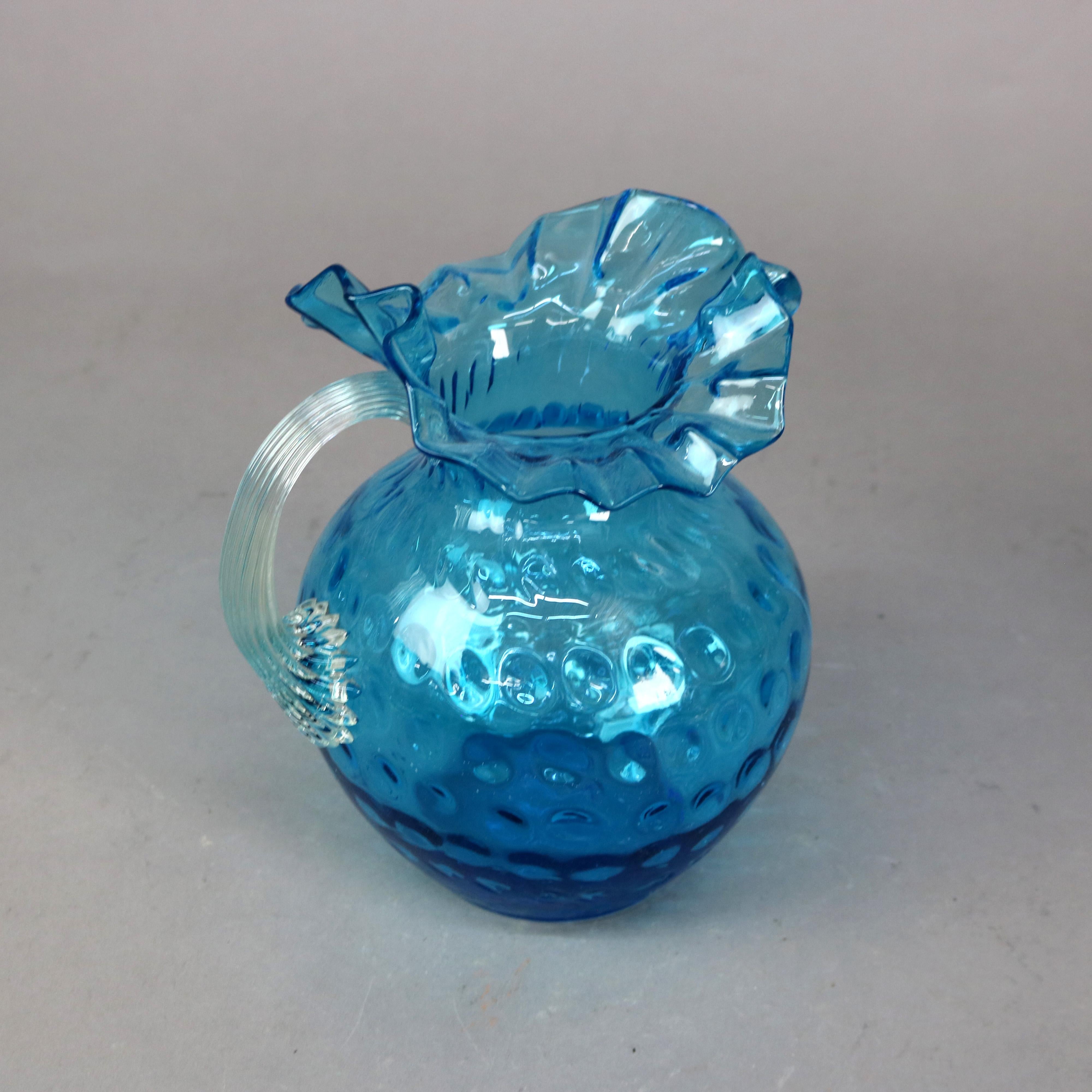 Antigua jarra de agua de cristal Ariel Azul Coinspot Ruffle Top C1900 Vidrio artístico en venta