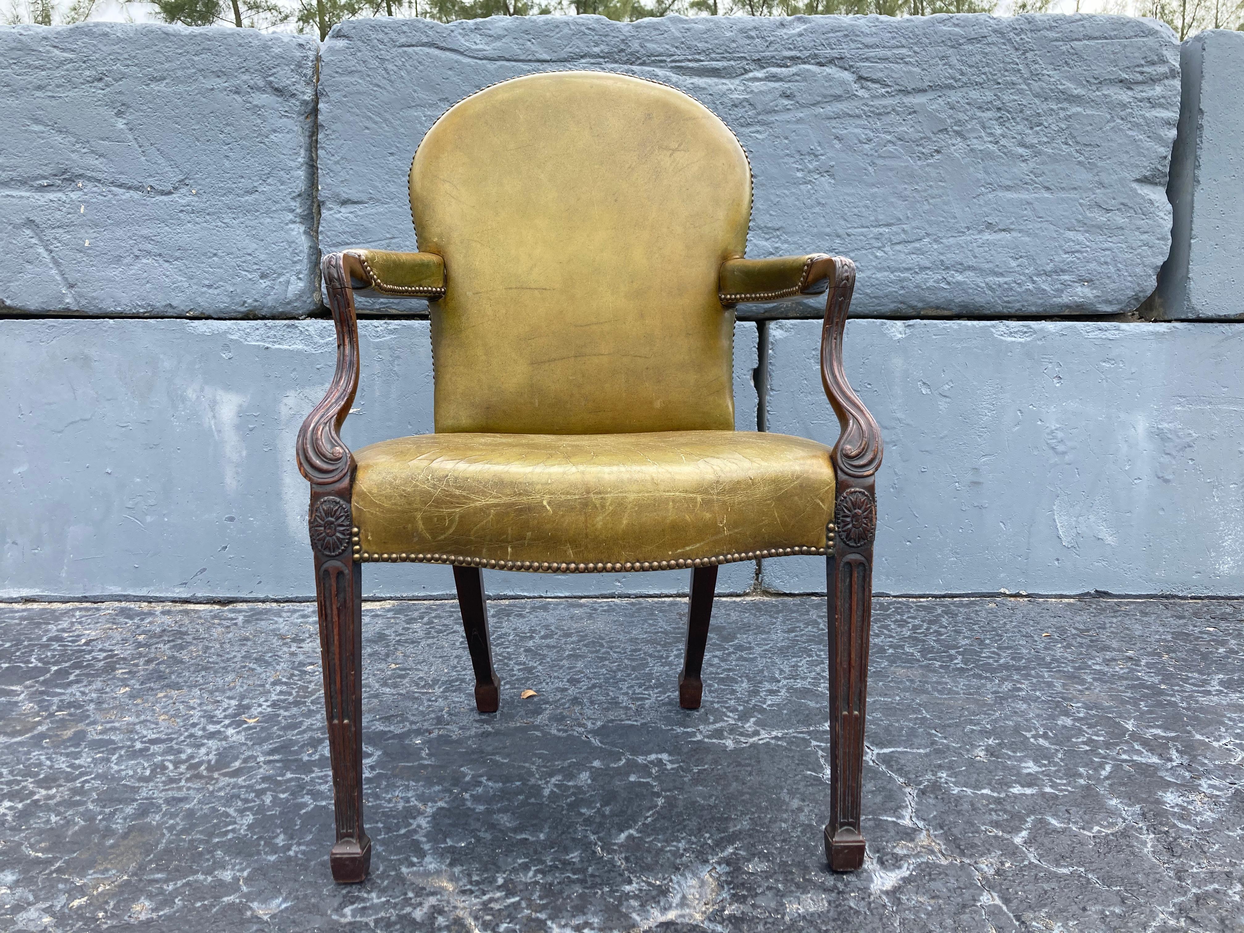 Fauteuil ancien, fauteuil de bureau en cuir vert en vente 5