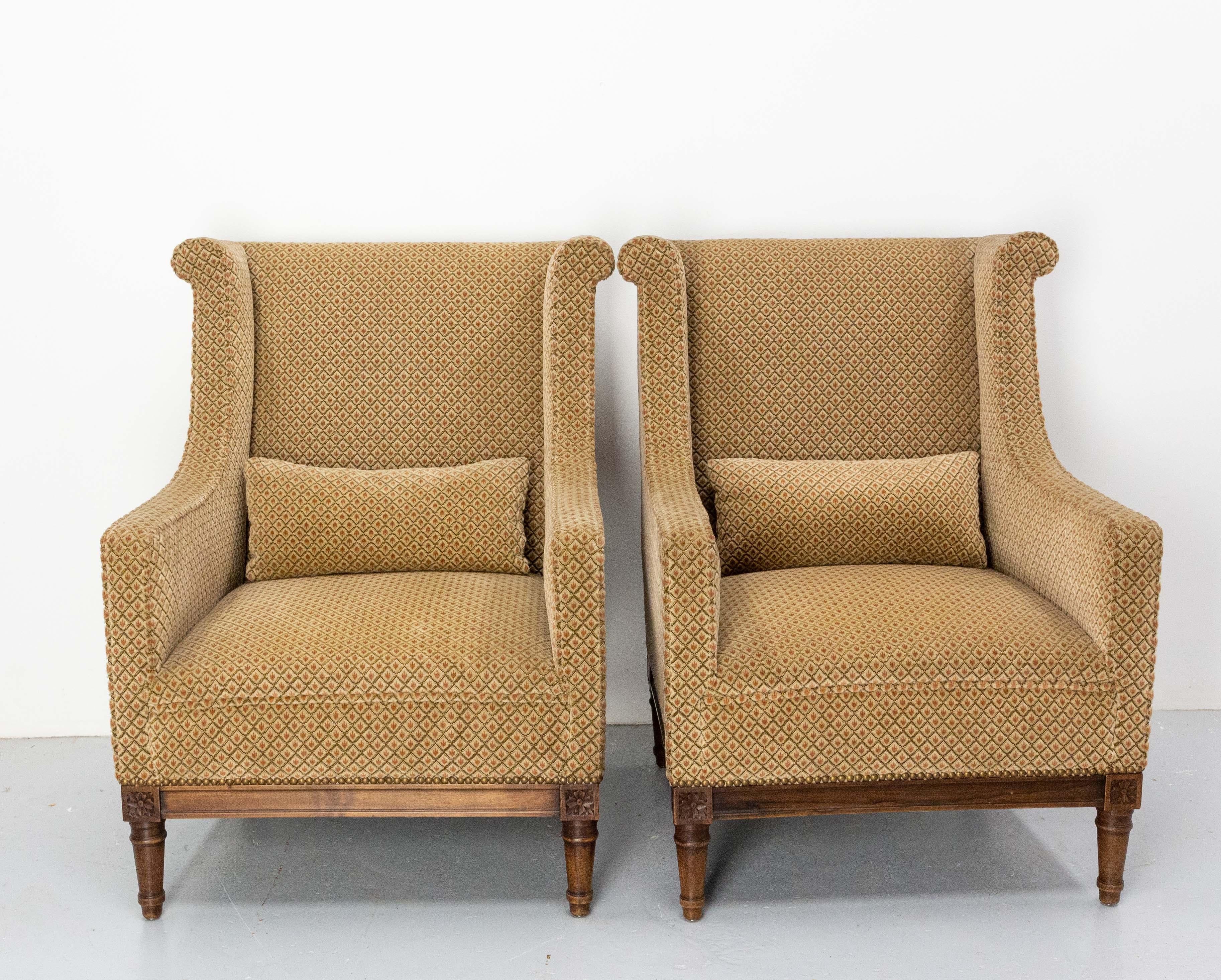 Pair of fauteuil armchair French Napoleon III, circa 1880
Antique, late 19th century,
Sound and solid 
It can be recovered if you wish but the velvet is clean and in good condition
Very comfortable.

Shipping:
L149 P72 H72 47Kg.