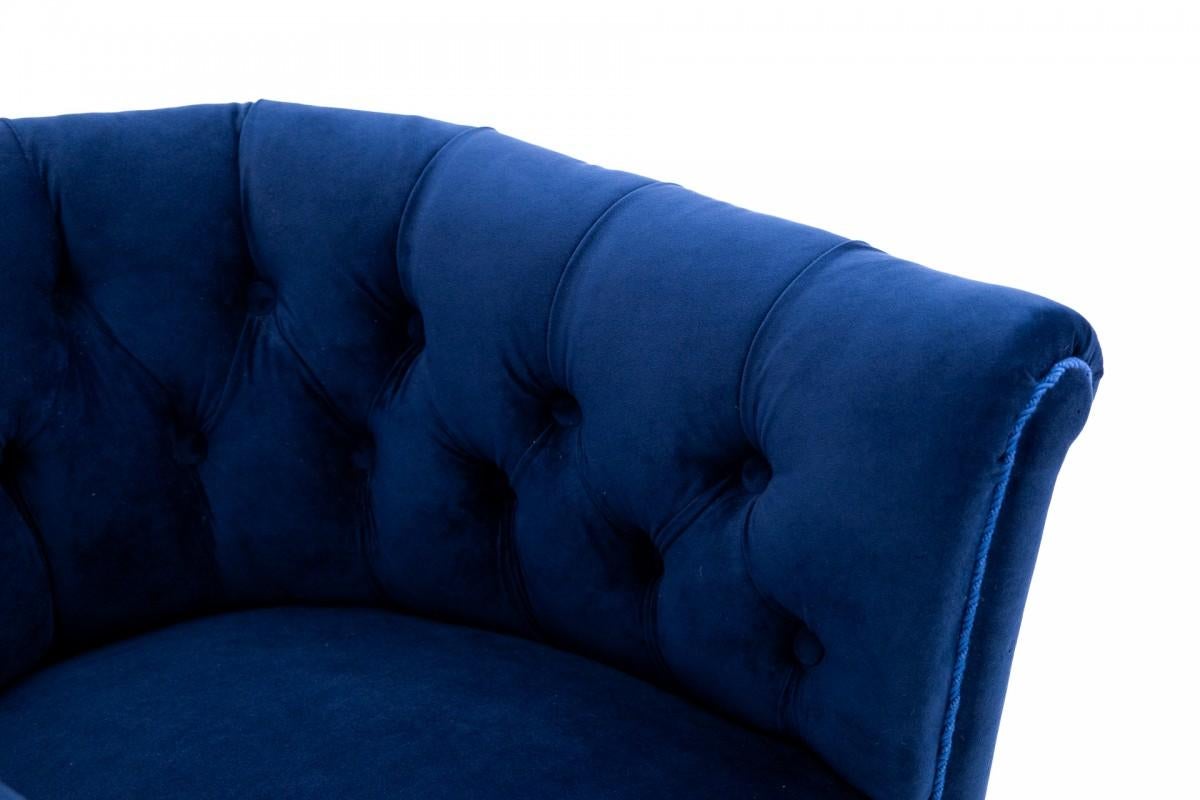 Early 20th Century Antique armchair, Northern Europe, early 20th century. After renovation. For Sale