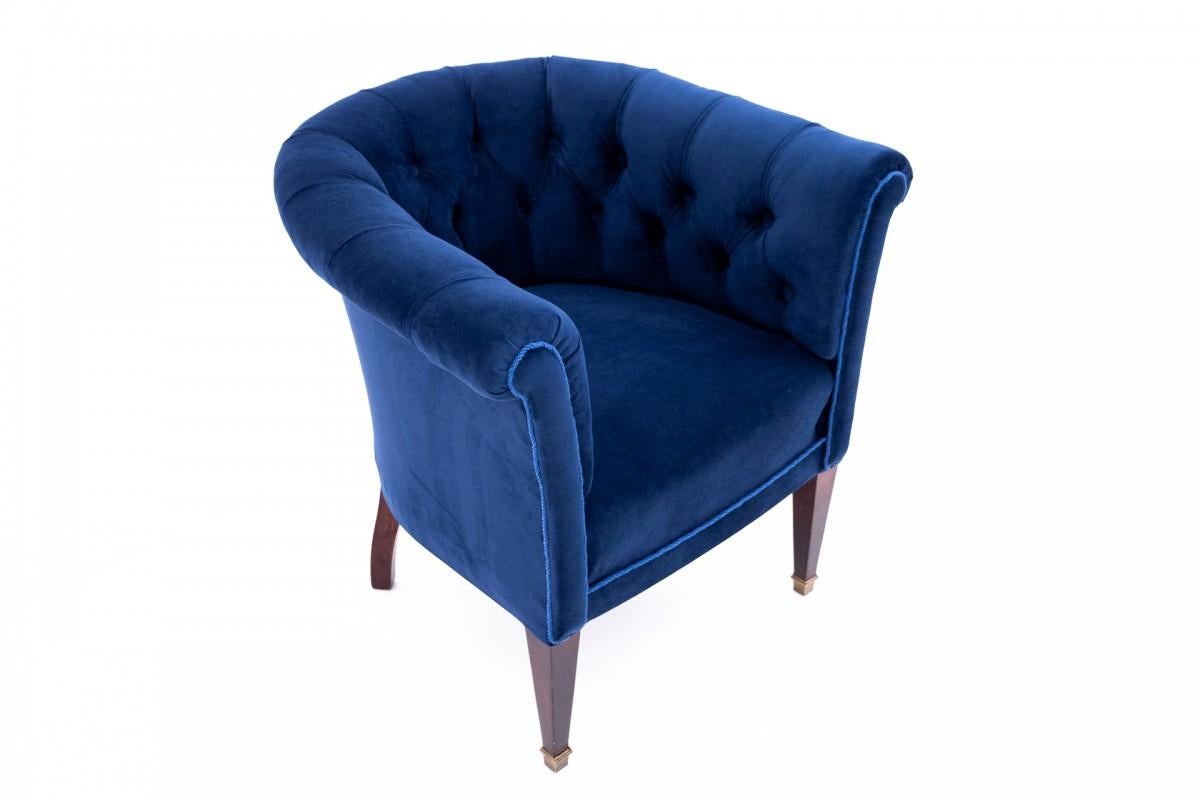 Antique armchair, Northern Europe, early 20th century. After renovation. For Sale 3