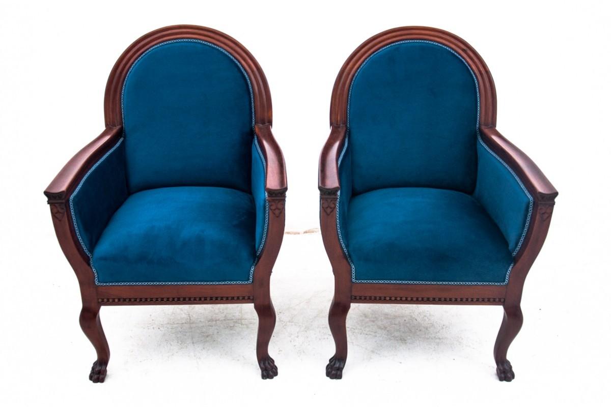 A historic set of armchairs from around 1890.

Furniture in very good condition, after professional renovation. The seats were covered with a new fabric.

Dimensions: height 109 cm / seat height 45 cm / width 69 cm / depth 70 cm