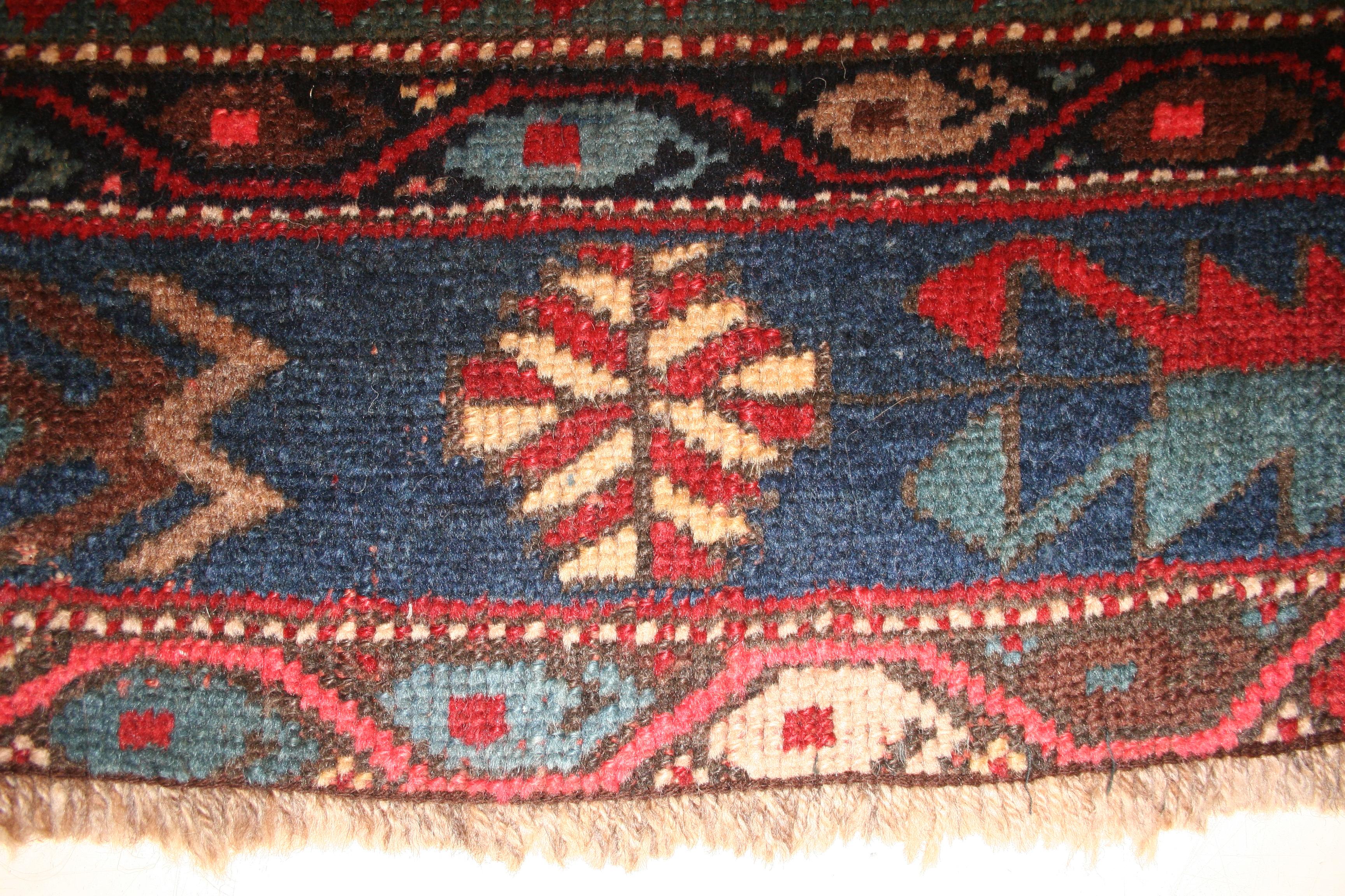 Antigua alfombra kazaka armenia caucásica en raro formato grande Anudado a mano en venta