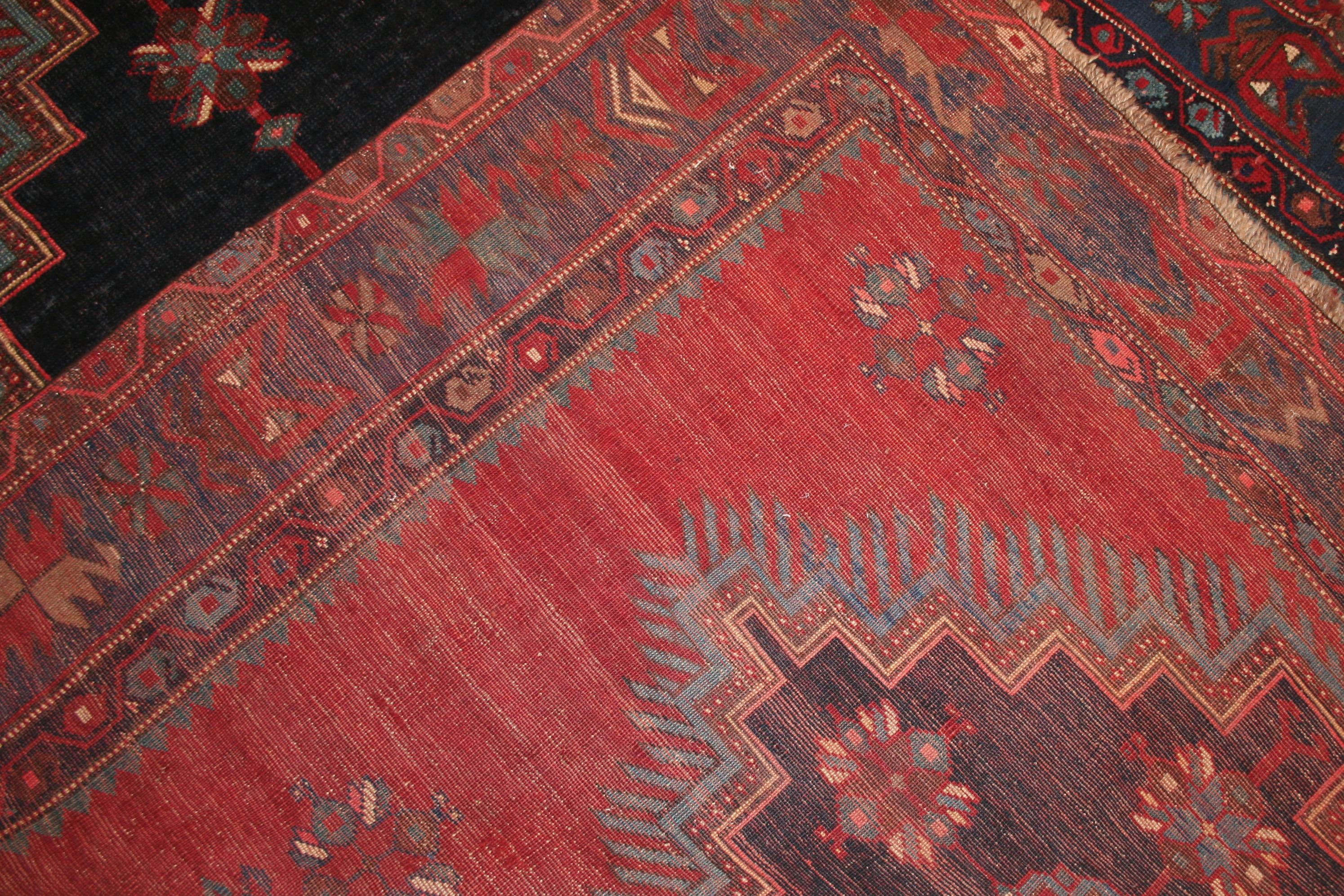 Antigua alfombra kazaka armenia caucásica en raro formato grande en Bueno estado para la venta en Milan, IT