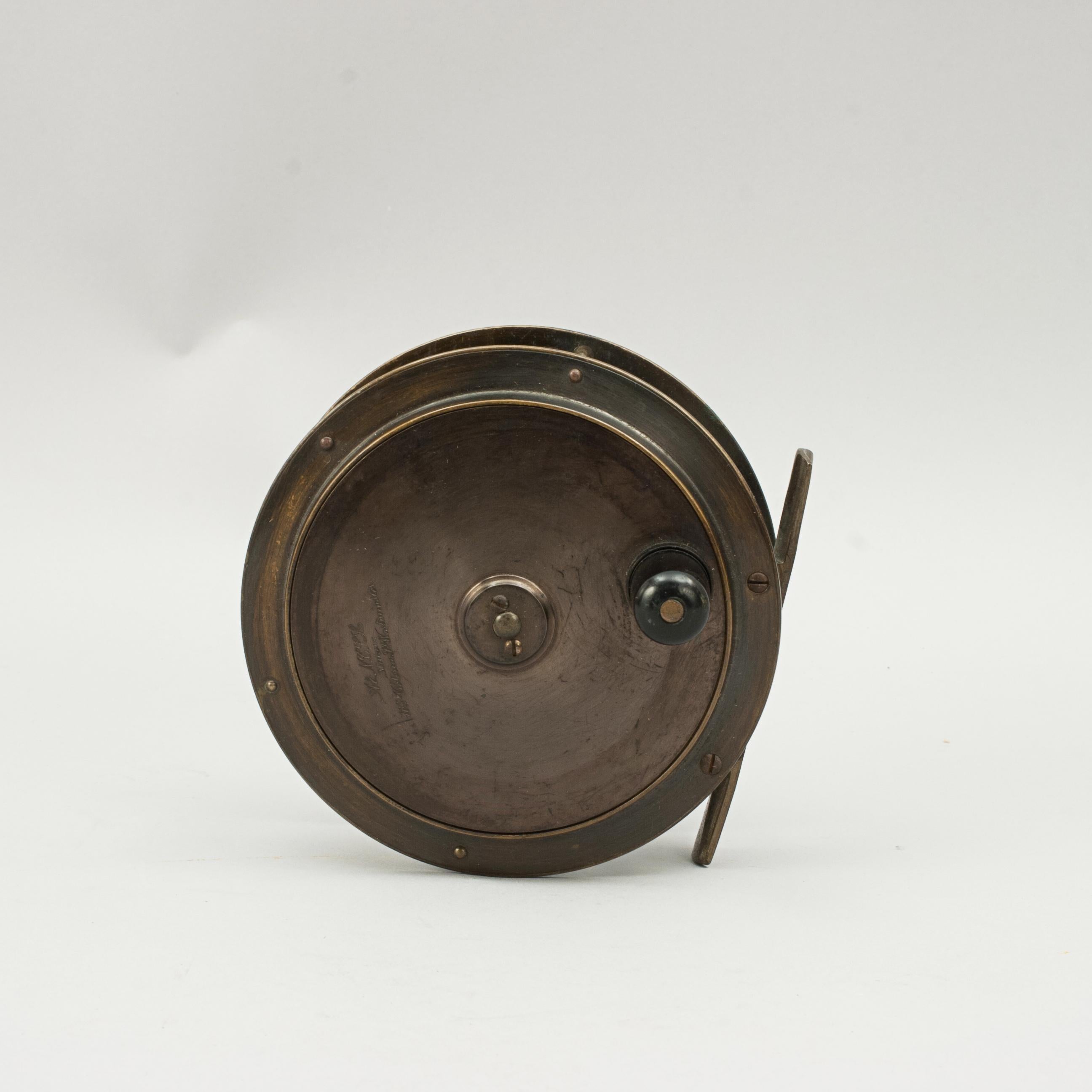 Antique Army And Navy Salmon Fishing Reel In Good Condition For Sale In Oxfordshire, GB