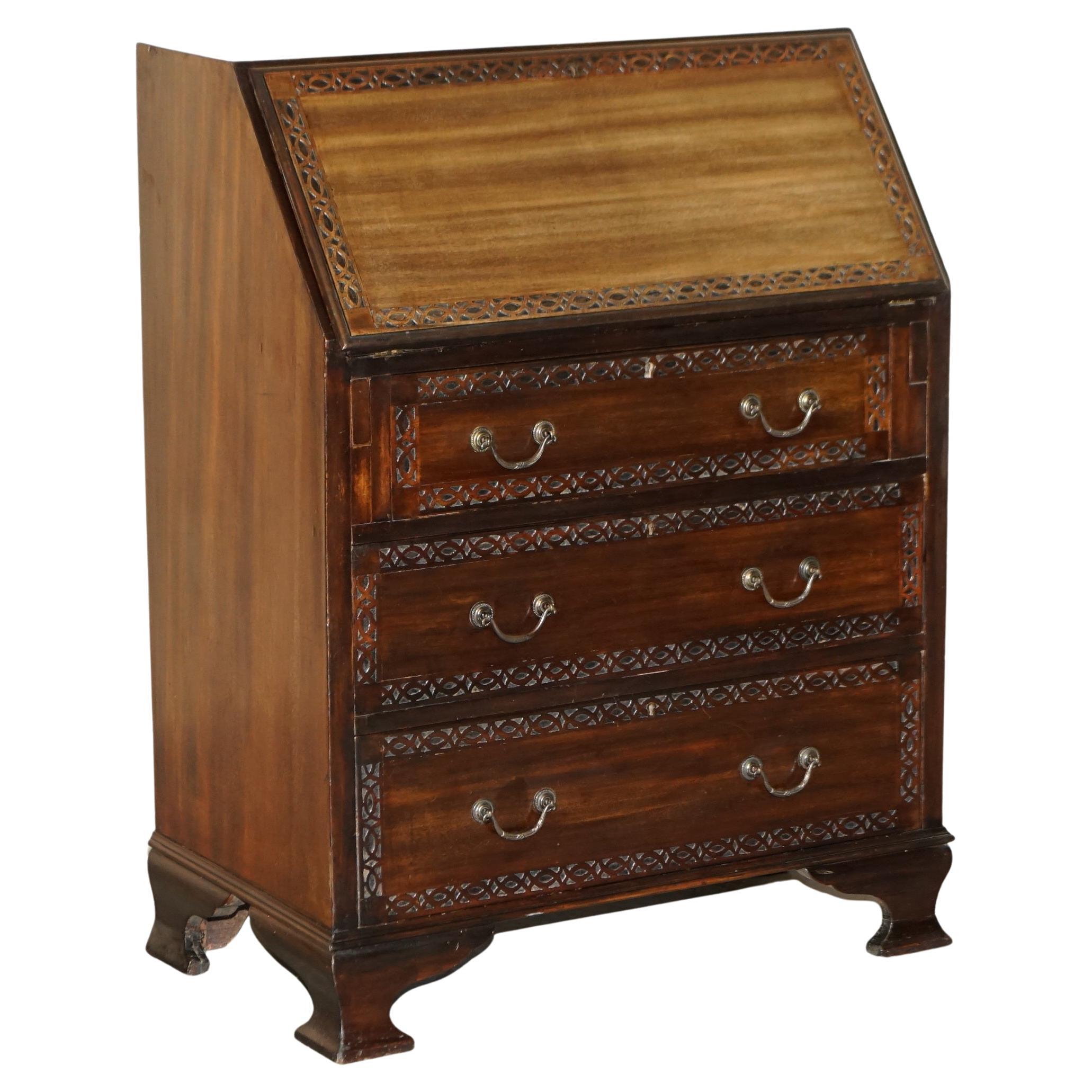 Antiker antiker Arnold Bros Hartholz Chippendale-Schreibtisch aus schönem Holz