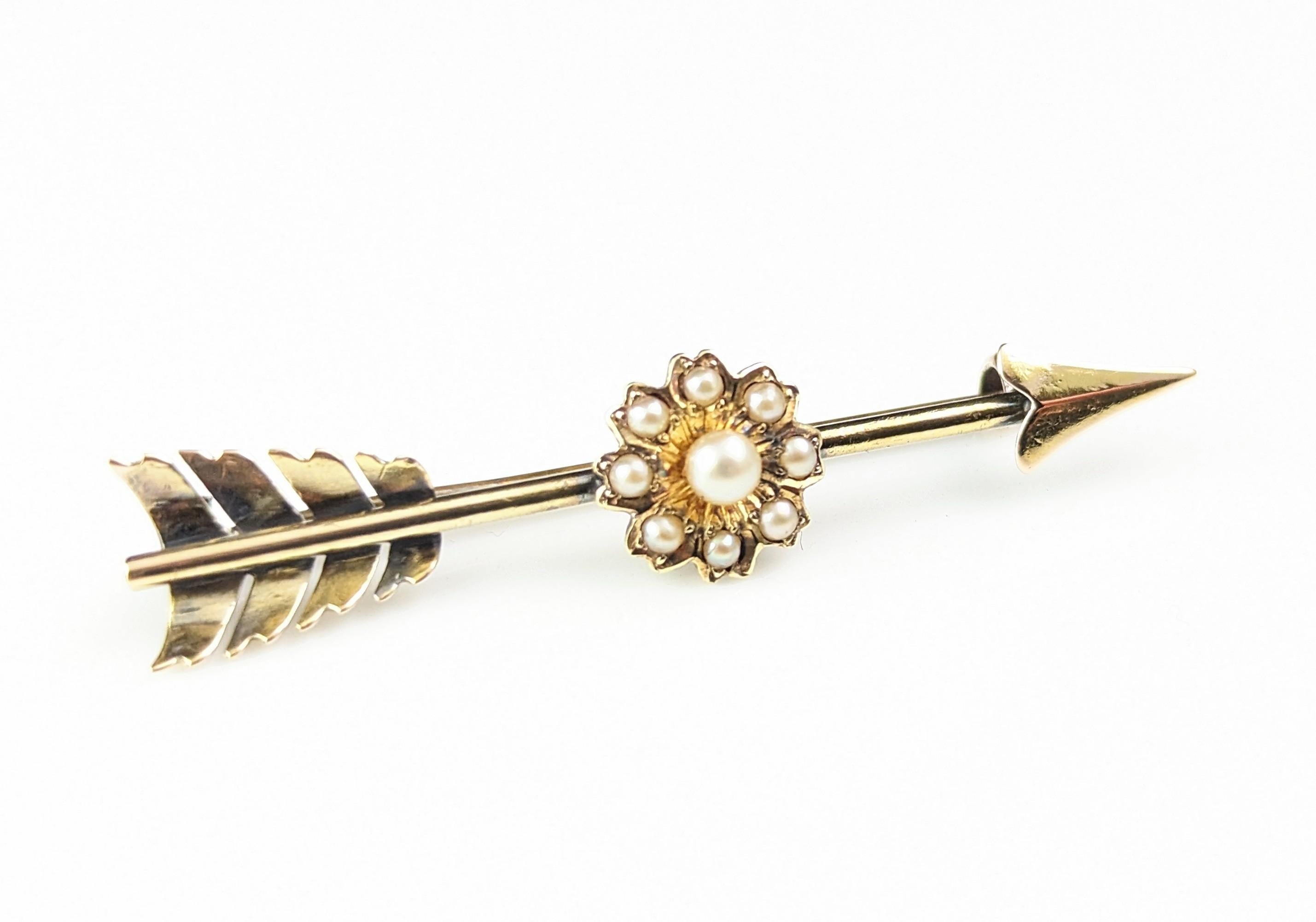 Antique Arrow and flower brooch, 9k gold and pearl  For Sale 4