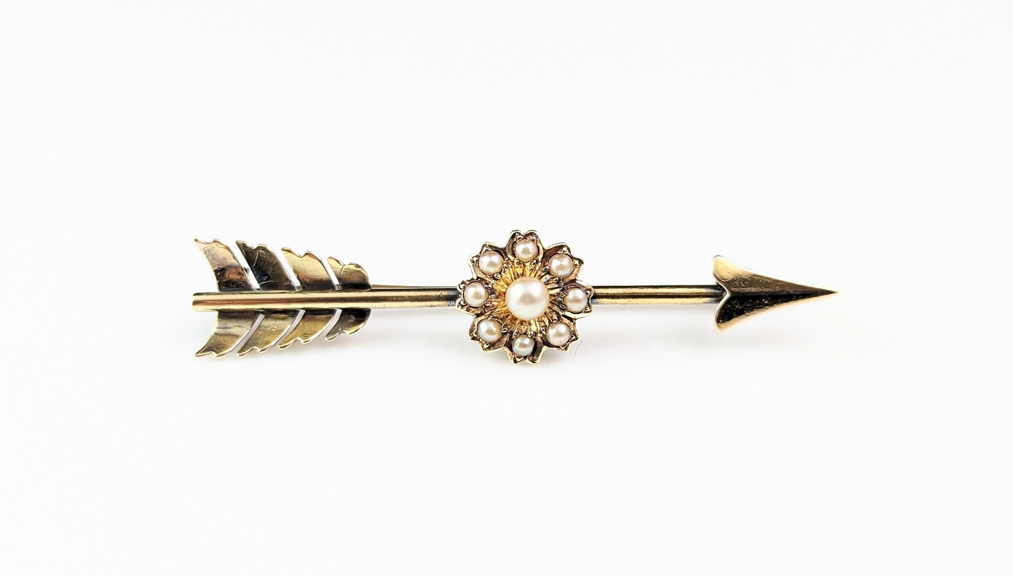 Antique Arrow and flower brooch, 9k gold and pearl  For Sale 5