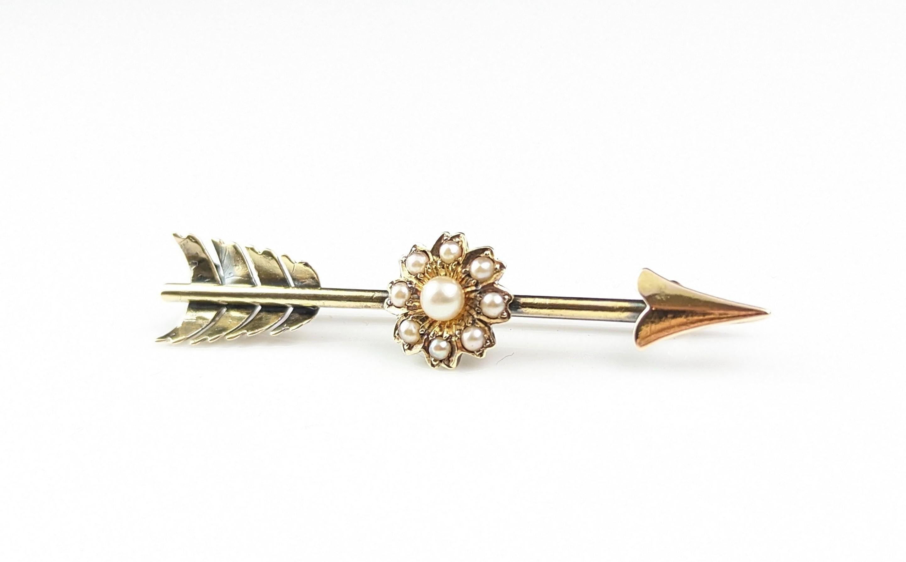 Antique Arrow and flower brooch, 9k gold and pearl  For Sale 6
