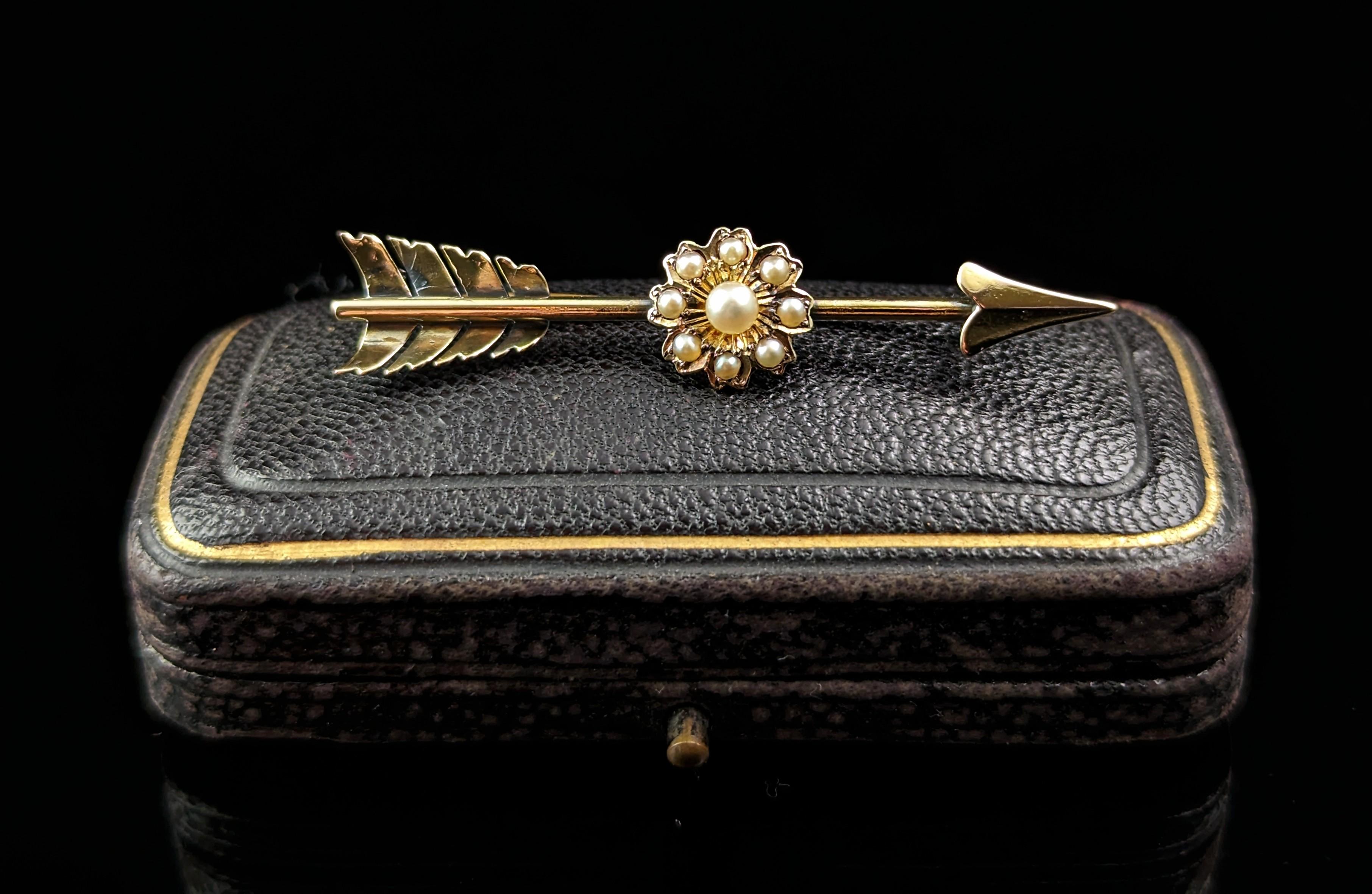 Edwardian Antique Arrow and flower brooch, 9k gold and pearl  For Sale