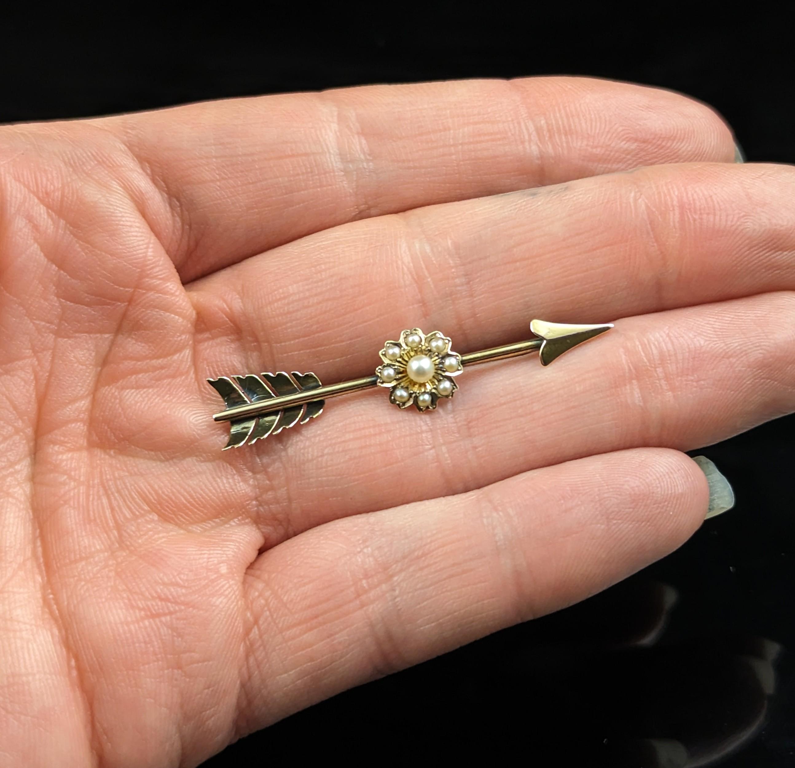 Antique Arrow and flower brooch, 9k gold and pearl  For Sale 3