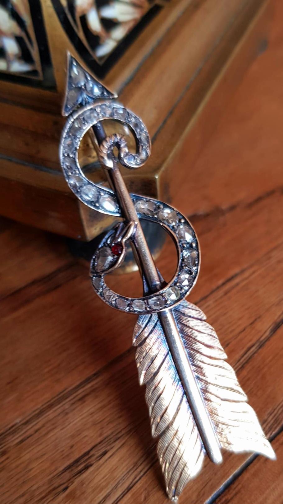 Antique Arrow and Snake Diamond Silver and Gold Brooch (France) late19th Century For Sale 5