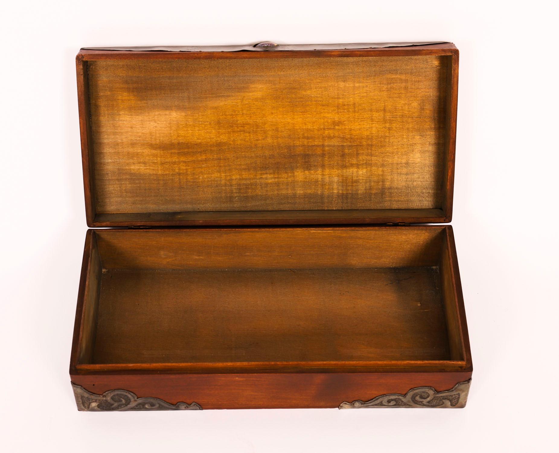 Boîte / Coffret en étain en bois de cèdre ancien 19ème siècle en vente 10