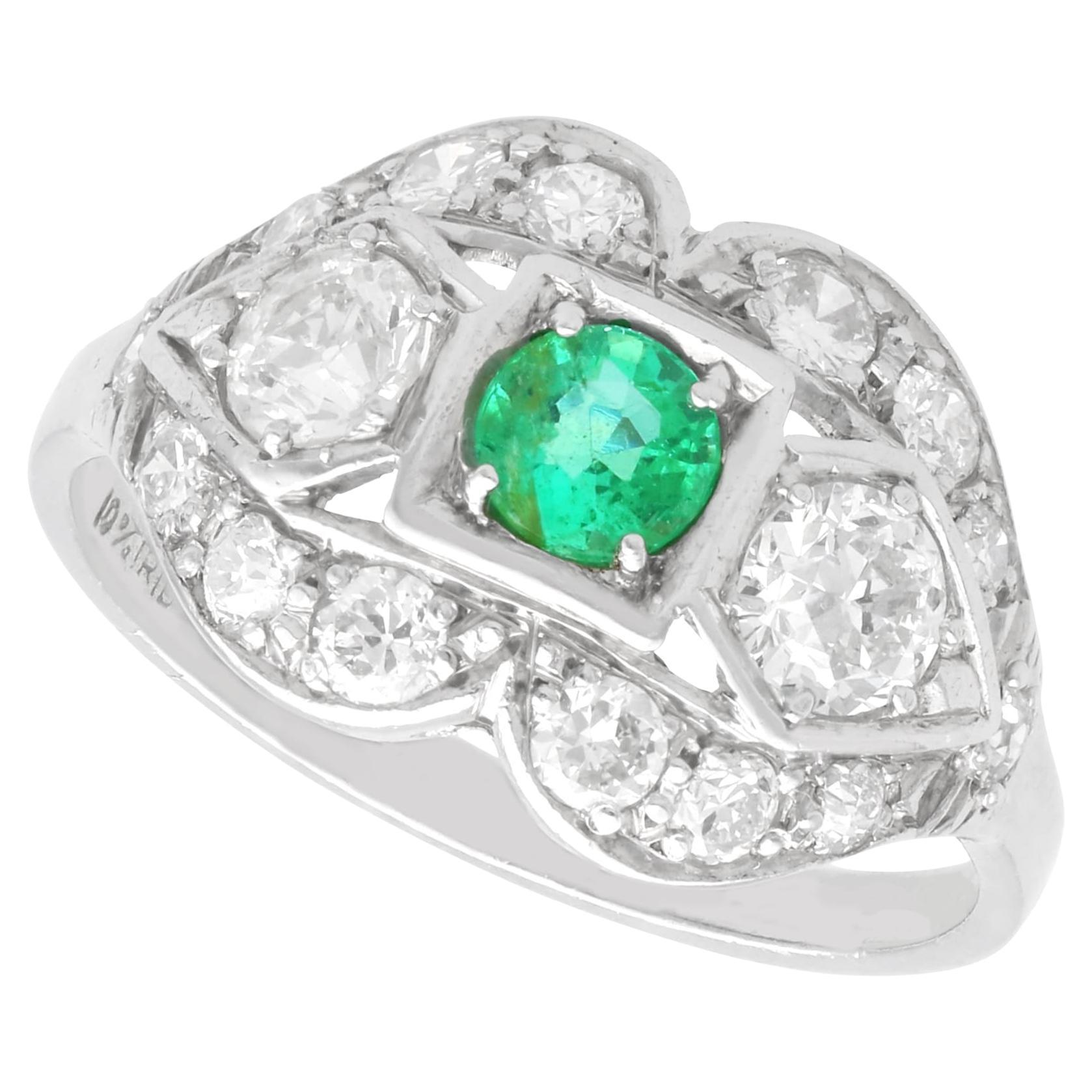 Antiker Art Deco Platinring mit 0,40 Karat Smaragd 1,52 Karat Diamant, um 1920