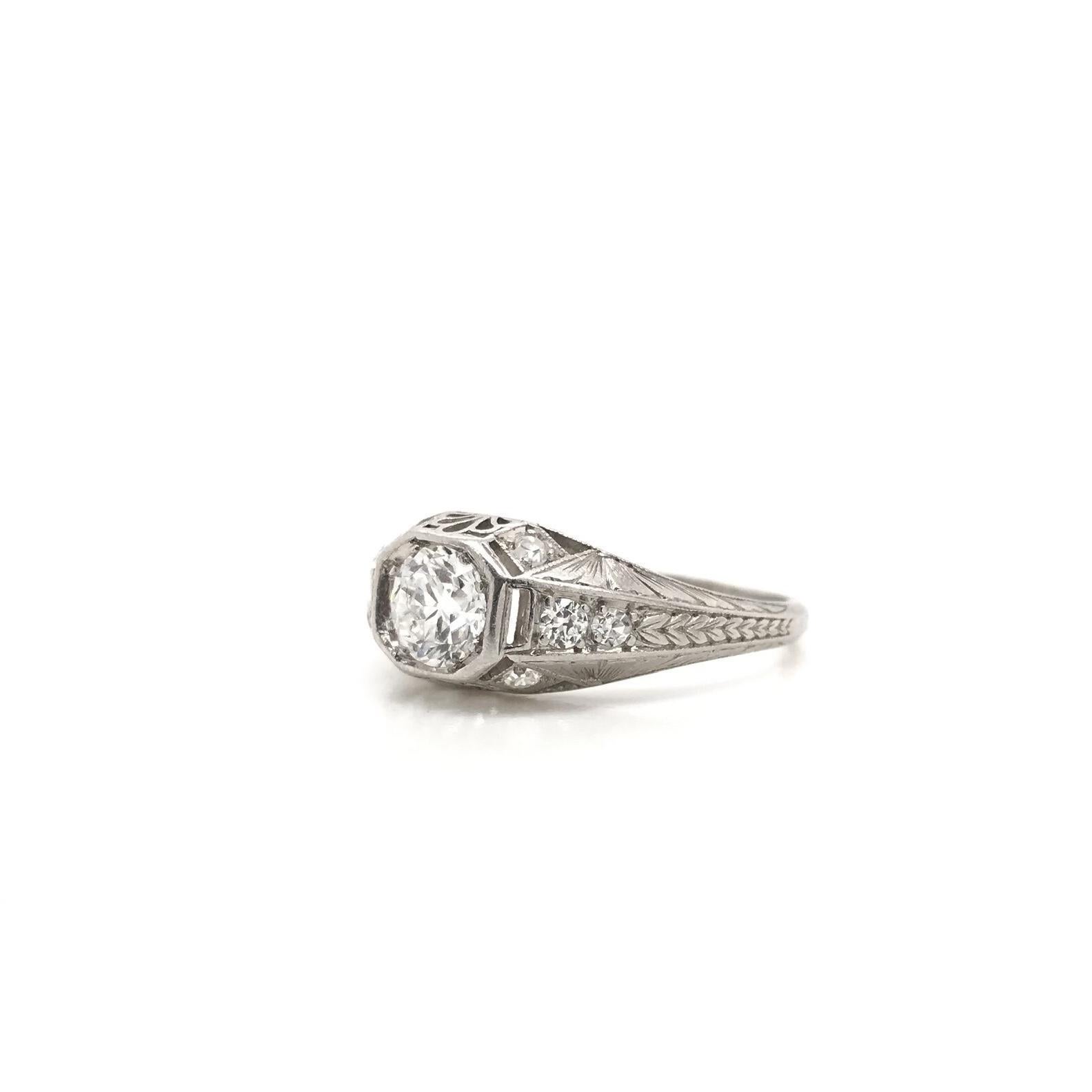 Antique Art Deco 0.60 Carat Diamond Platinum Filigree Ring In Excellent Condition For Sale In Montgomery, AL