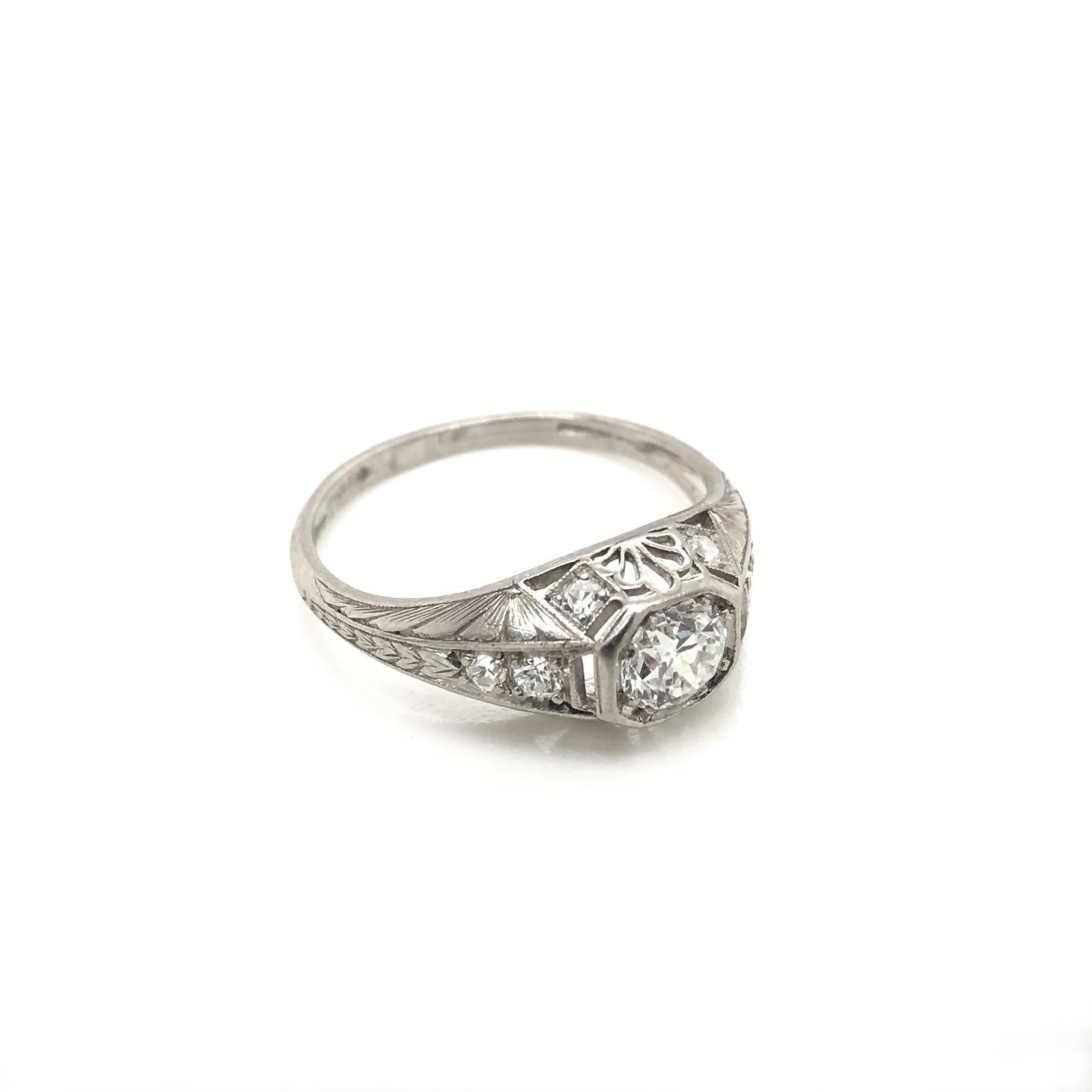 Antique Art Deco 0.60 Carat Diamond Platinum Filigree Ring For Sale 1