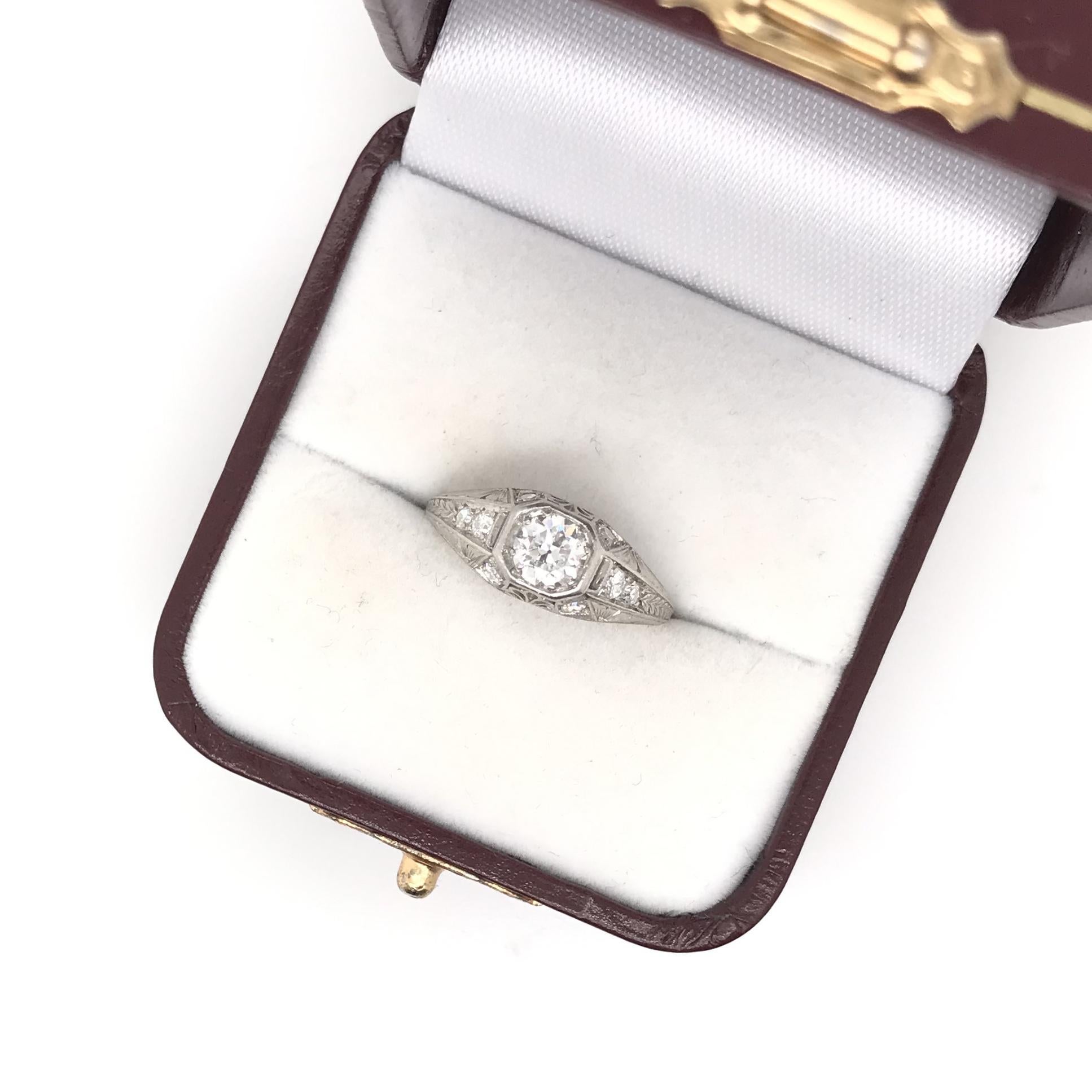Antique Art Deco 0.60 Carat Diamond Platinum Filigree Ring For Sale 4