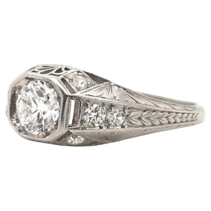 Antiker filigraner Art Deco-Ring aus Platin mit 0.60 Karat Diamanten im Art déco-Stil