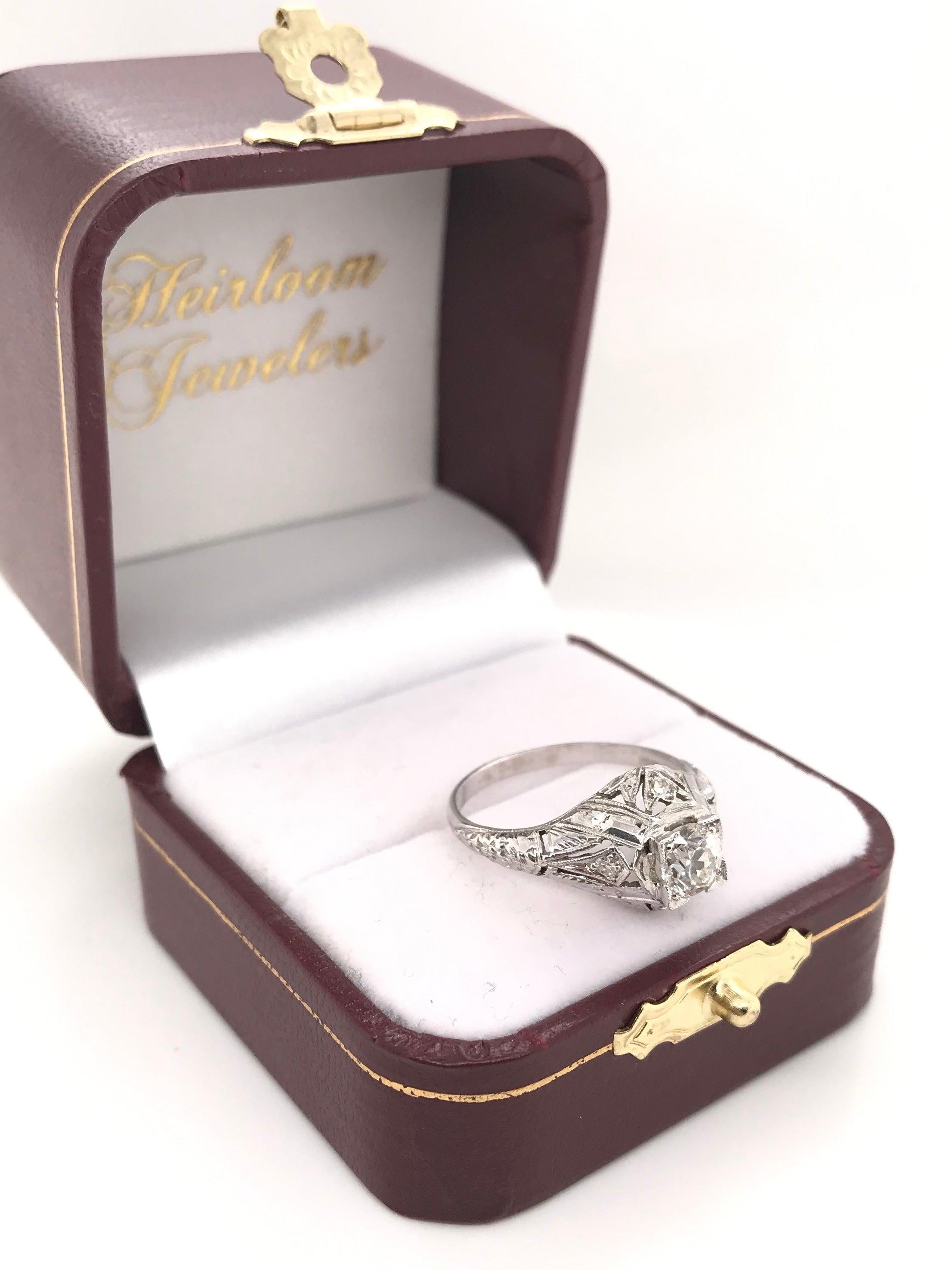 Bague filigrane Art déco ancienne de style solitaire avec diamants de 0,65 carat en vente 5