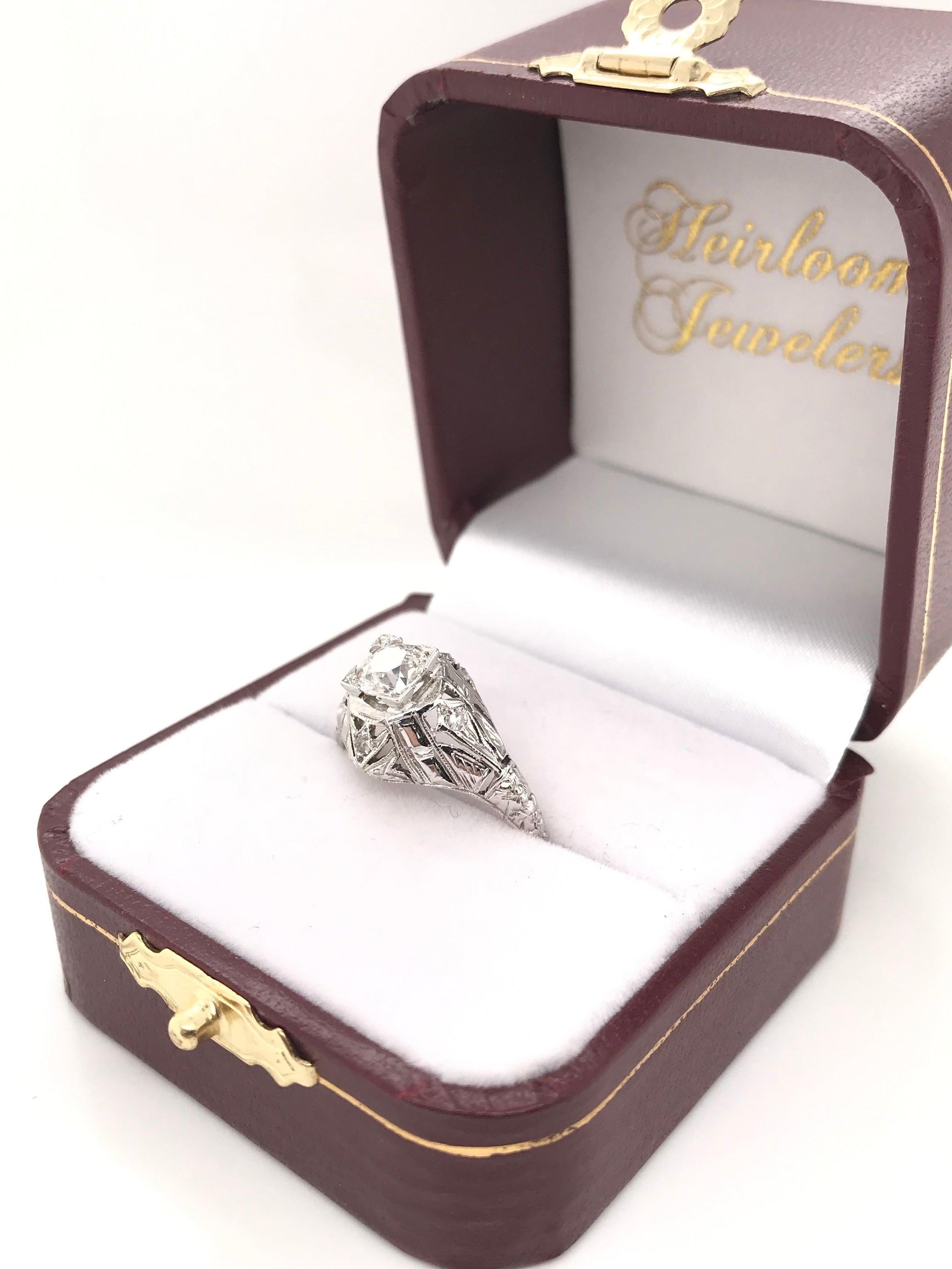 Bague filigrane Art déco ancienne de style solitaire avec diamants de 0,65 carat en vente 6
