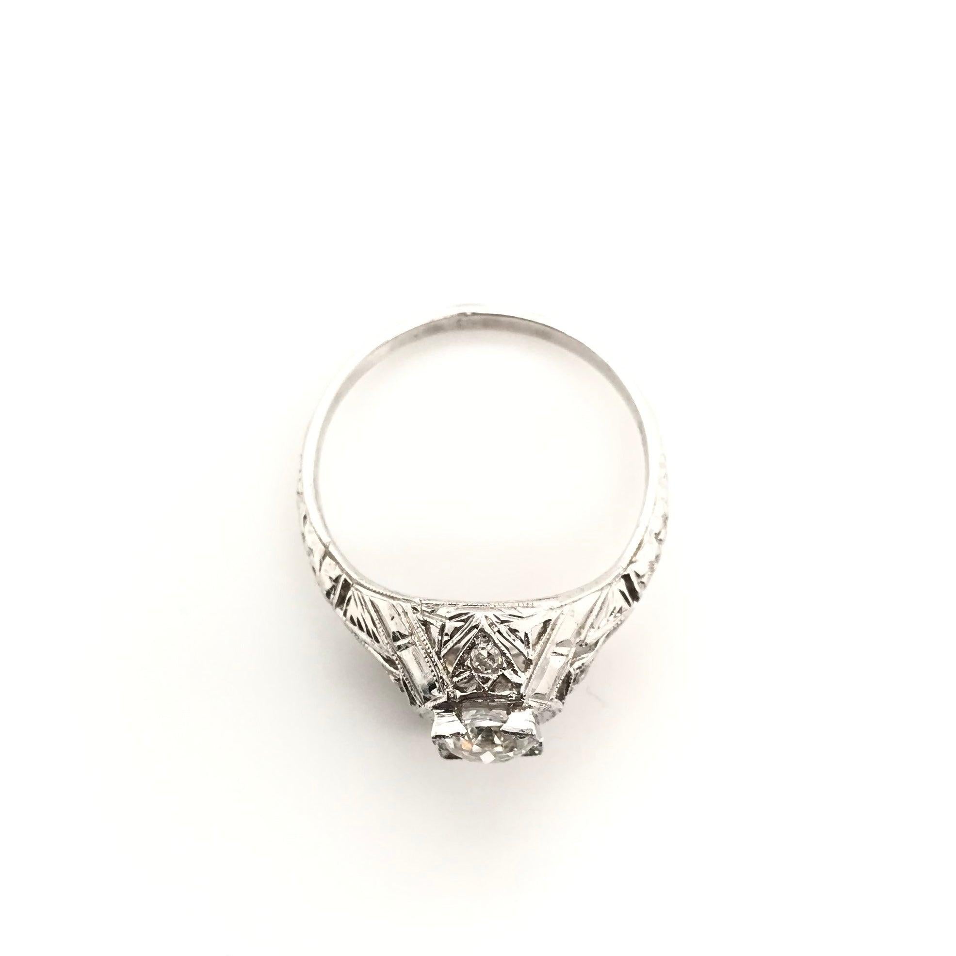 Bague filigrane Art déco ancienne de style solitaire avec diamants de 0,65 carat en vente 9