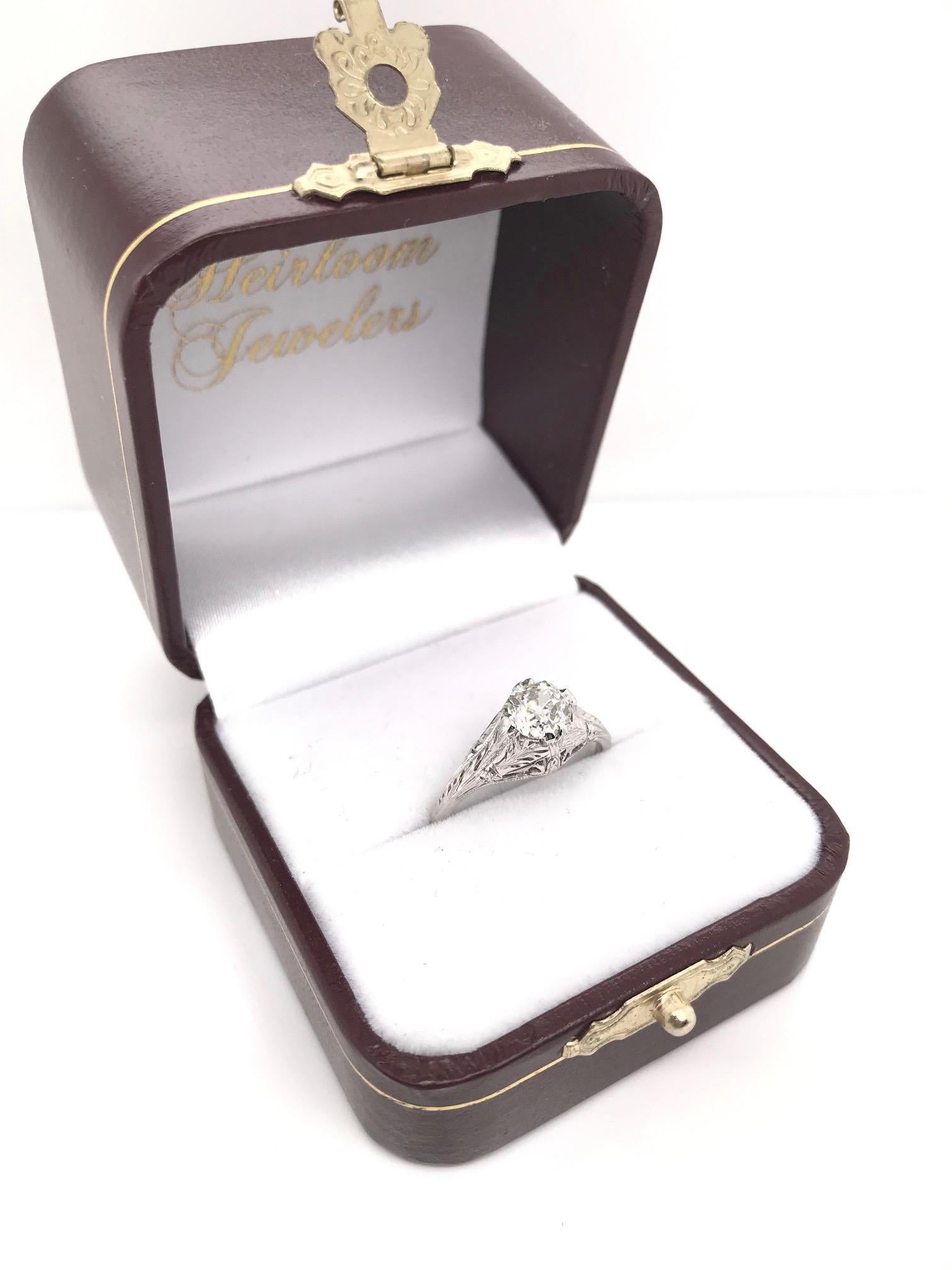 Bague solitaire Art déco ancienne avec diamant de 0,71 carat en vente 6