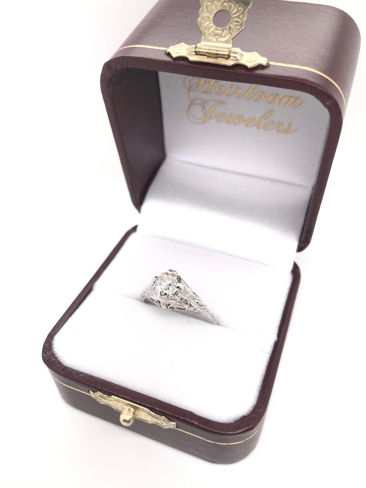 Bague solitaire Art déco ancienne avec diamant de 0,71 carat en vente 7
