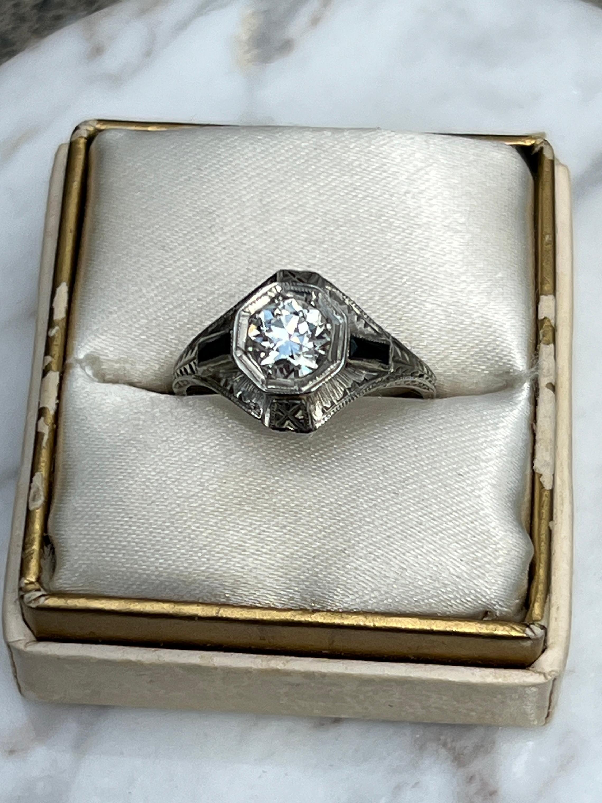 Antique Art Deco 0.80 Carat Diamond and Sapphire White Gold Engagement Ring For Sale 5
