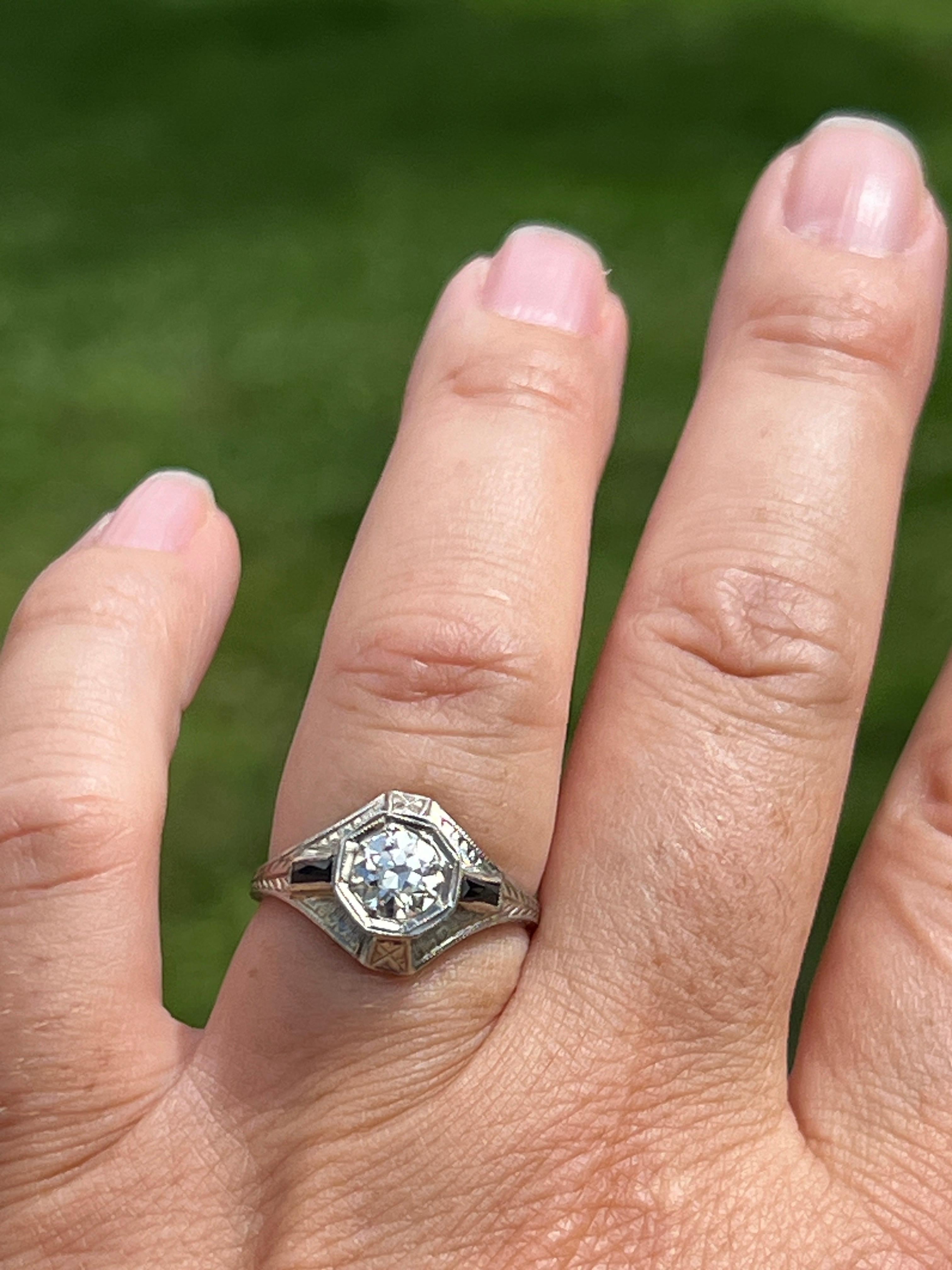 Antique Art Deco 0.80 Carat Diamond and Sapphire White Gold Engagement Ring For Sale 7