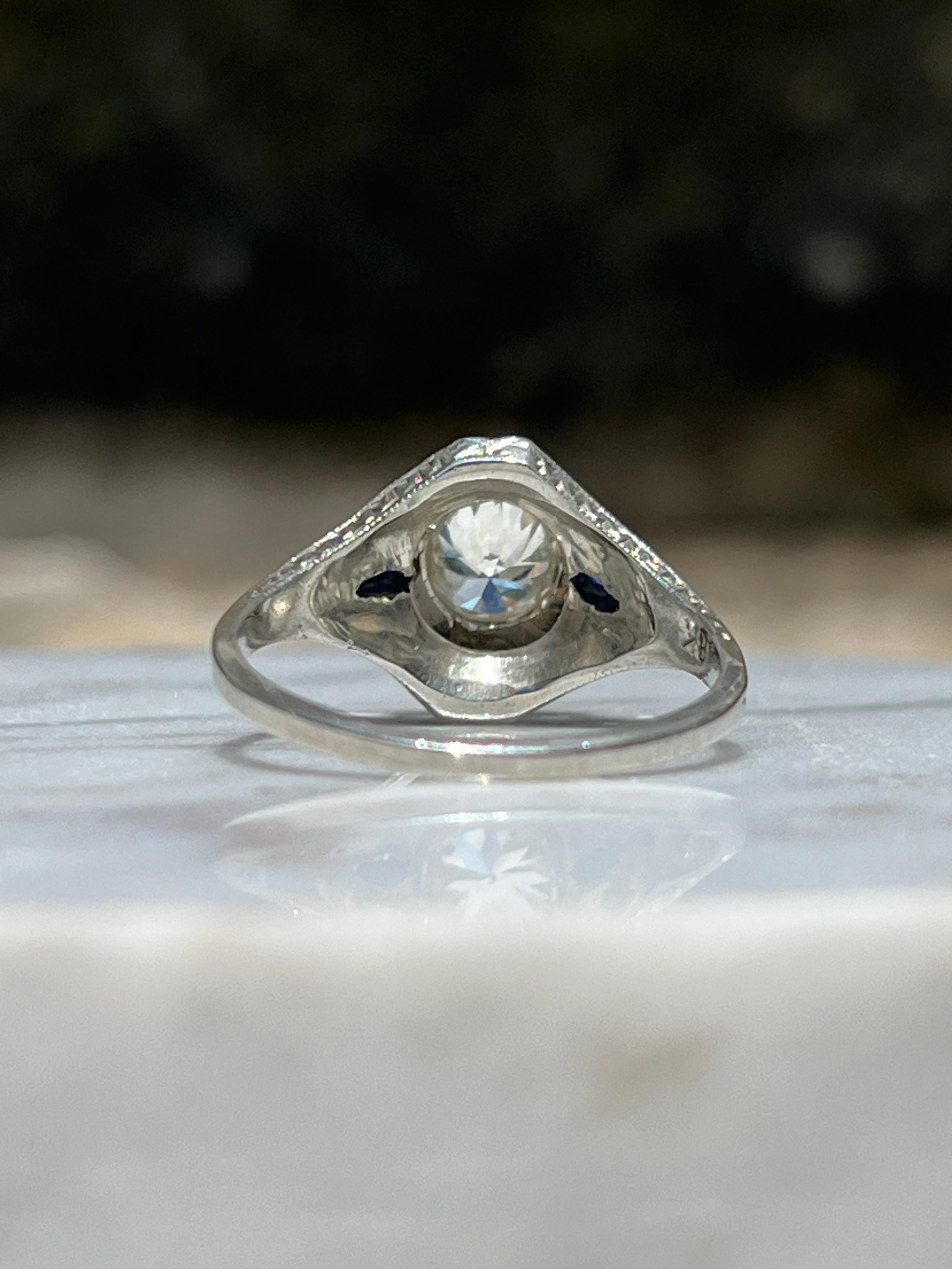 Antique Art Deco 0.80 Carat Diamond and Sapphire White Gold Engagement Ring For Sale 3
