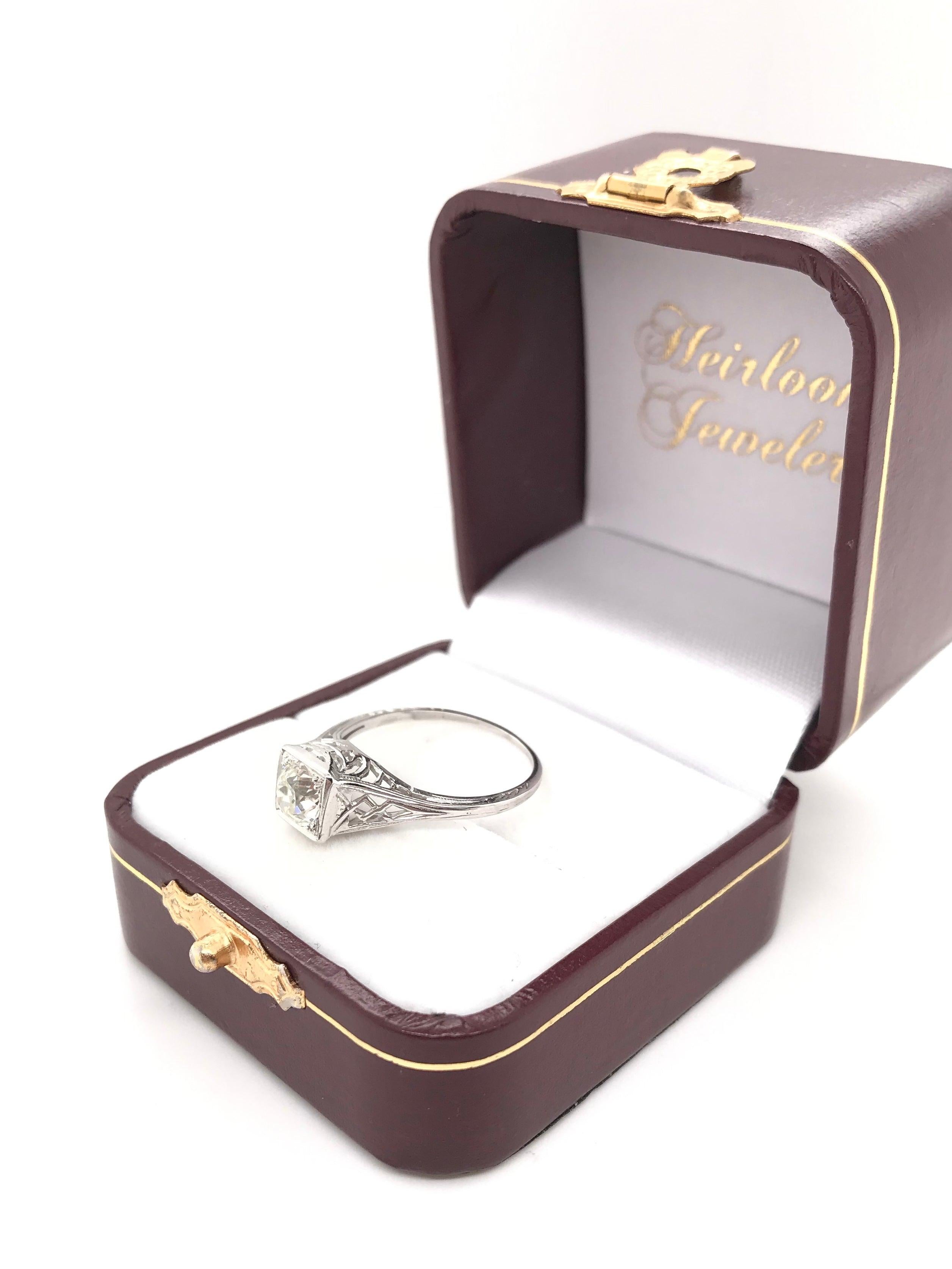 Antique Art Deco 0.85 Carat Diamond Filigree Ring For Sale 7