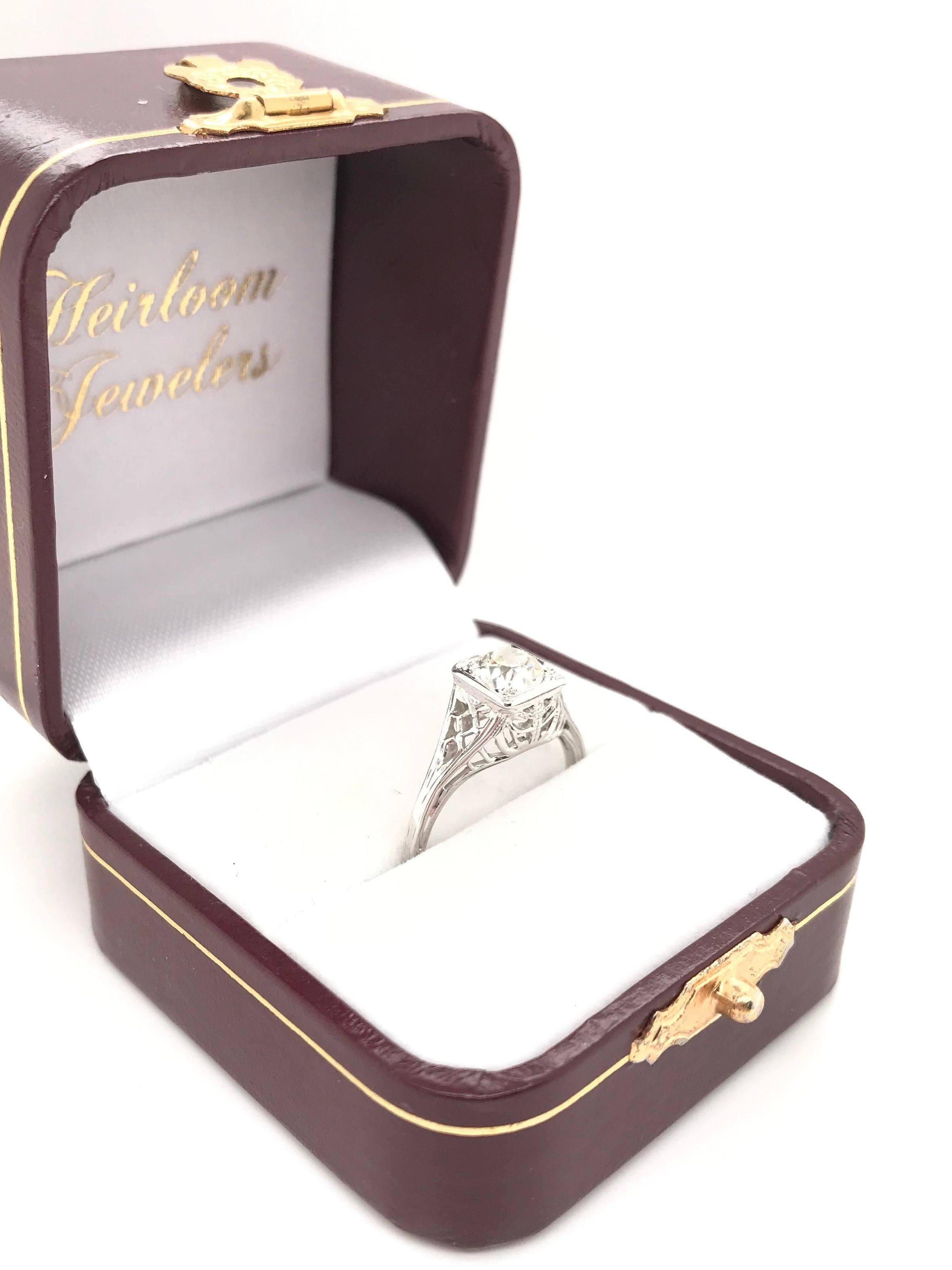 Antique Art Deco 0.85 Carat Diamond Filigree Ring For Sale 4