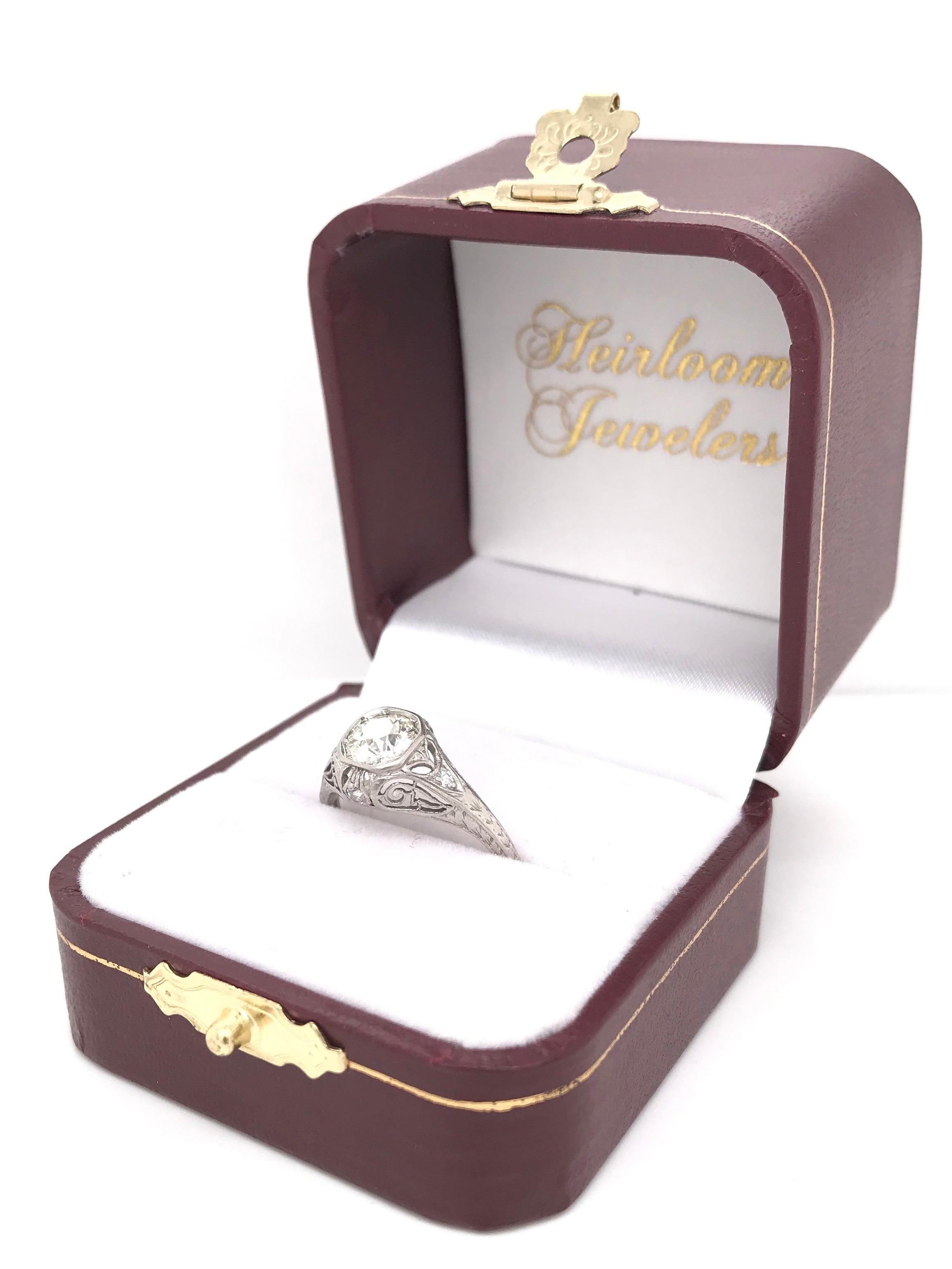Antique Art Deco 0.85 Carat Diamond Platinum Ring For Sale 5