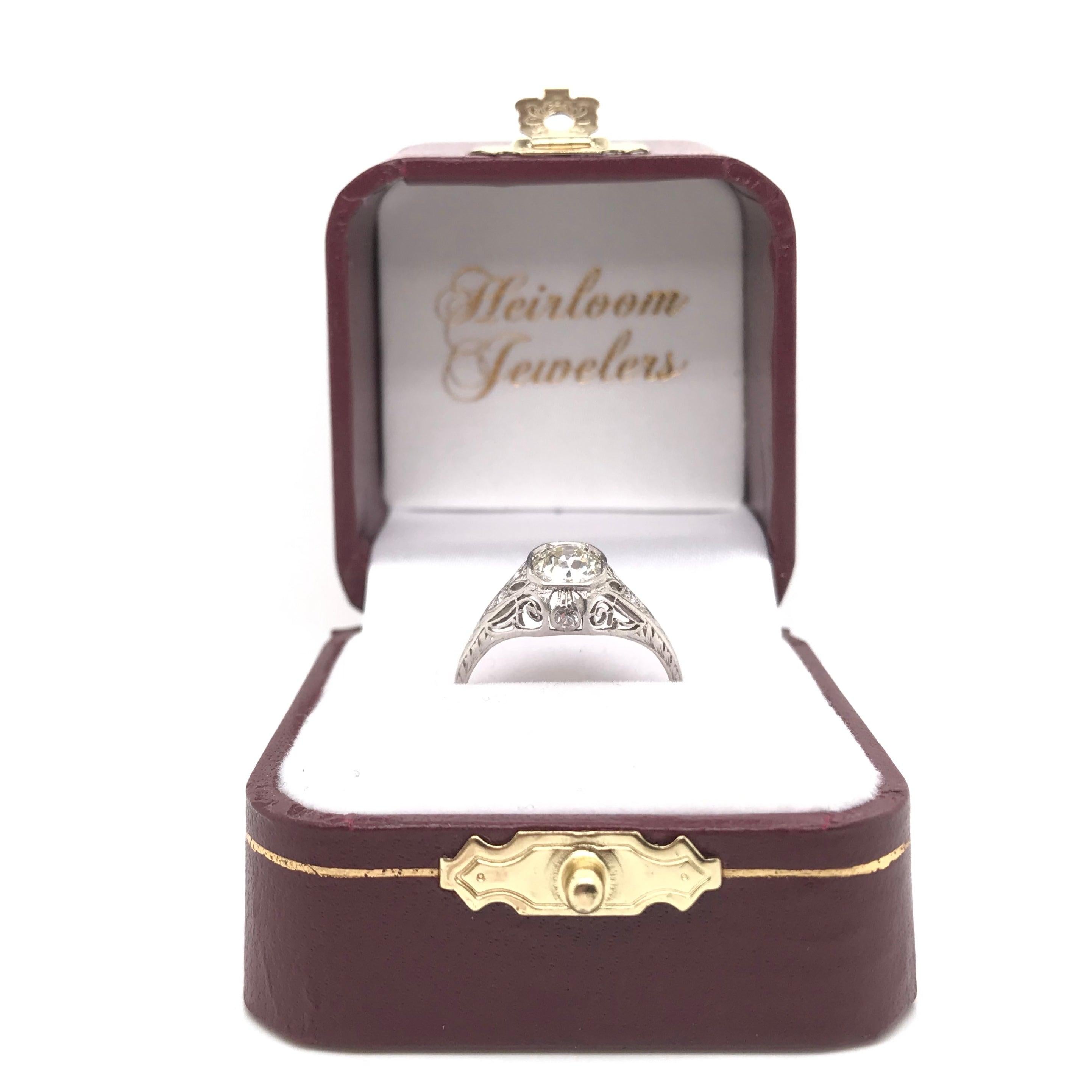 Antique Art Deco 0.85 Carat Diamond Platinum Ring For Sale 6