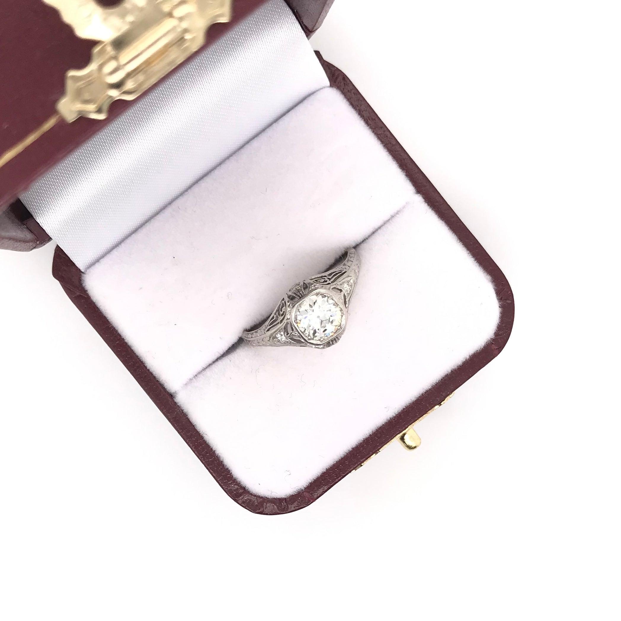 Antique Art Deco 0.85 Carat Diamond Platinum Ring In Excellent Condition For Sale In Montgomery, AL