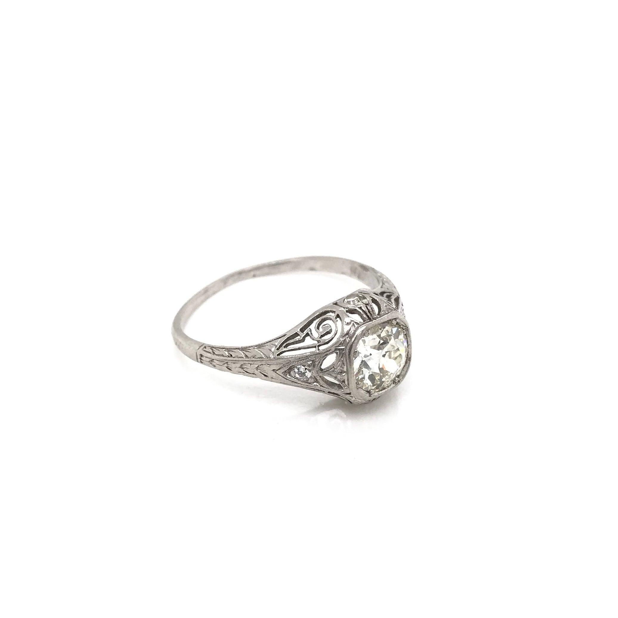 Women's Antique Art Deco 0.85 Carat Diamond Platinum Ring For Sale