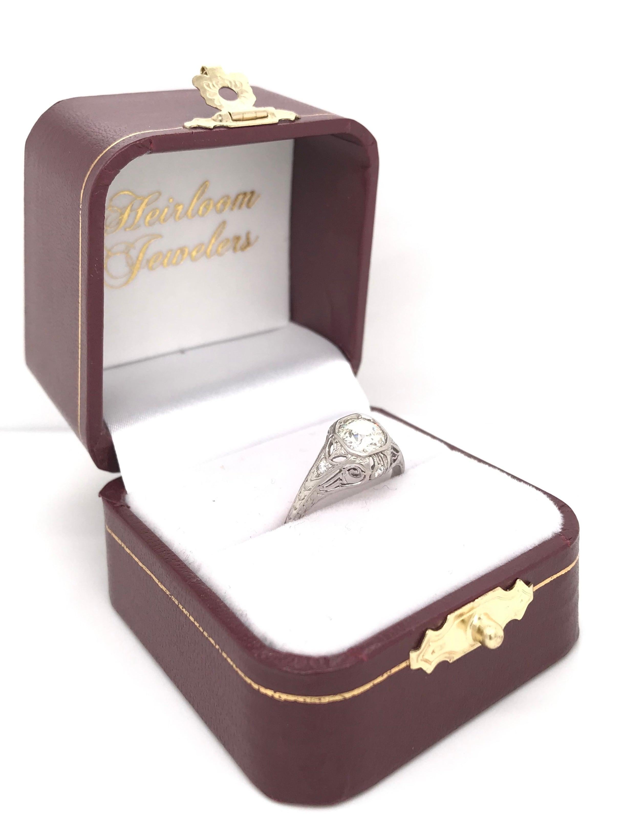 Antique Art Deco 0.85 Carat Diamond Platinum Ring For Sale 3