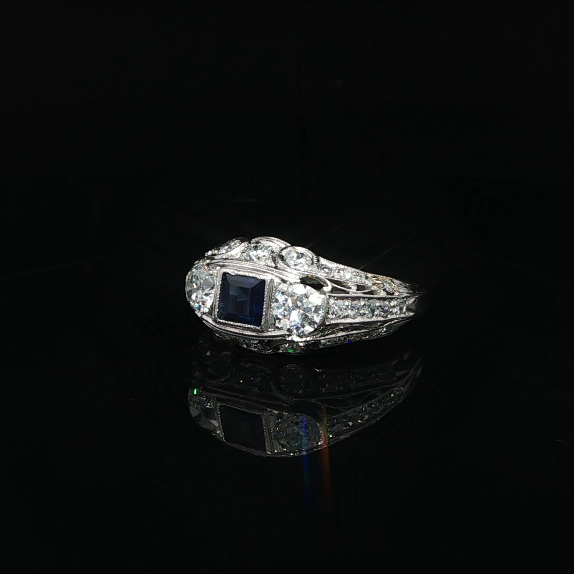 Art déco Bague ancienne Art Deco 0.95ctw Old European Diamond & Square Sapphire Band Ring en vente