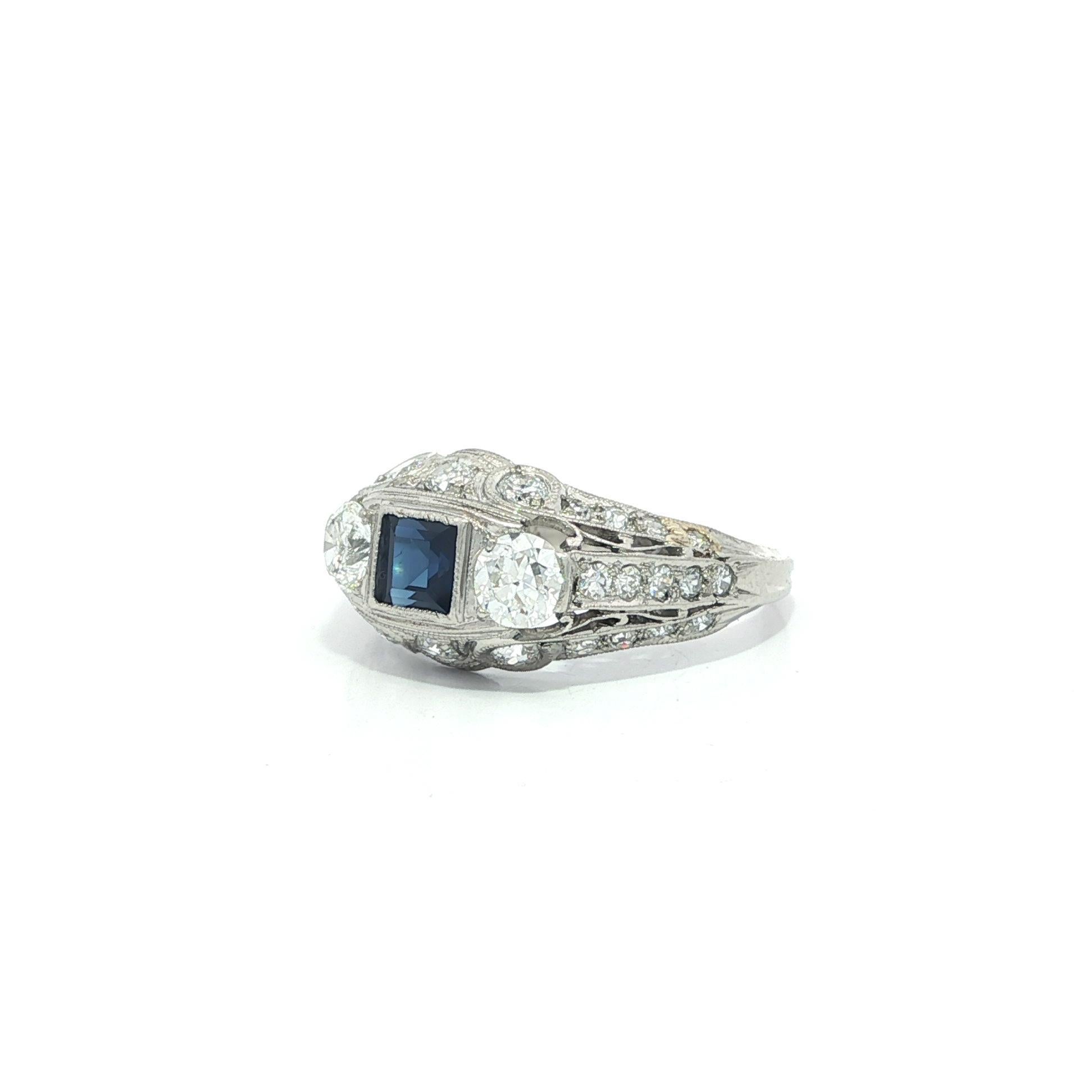 Bague ancienne Art Deco 0.95ctw Old European Diamond & Square Sapphire Band Ring Excellent état - En vente à Montclair, NJ