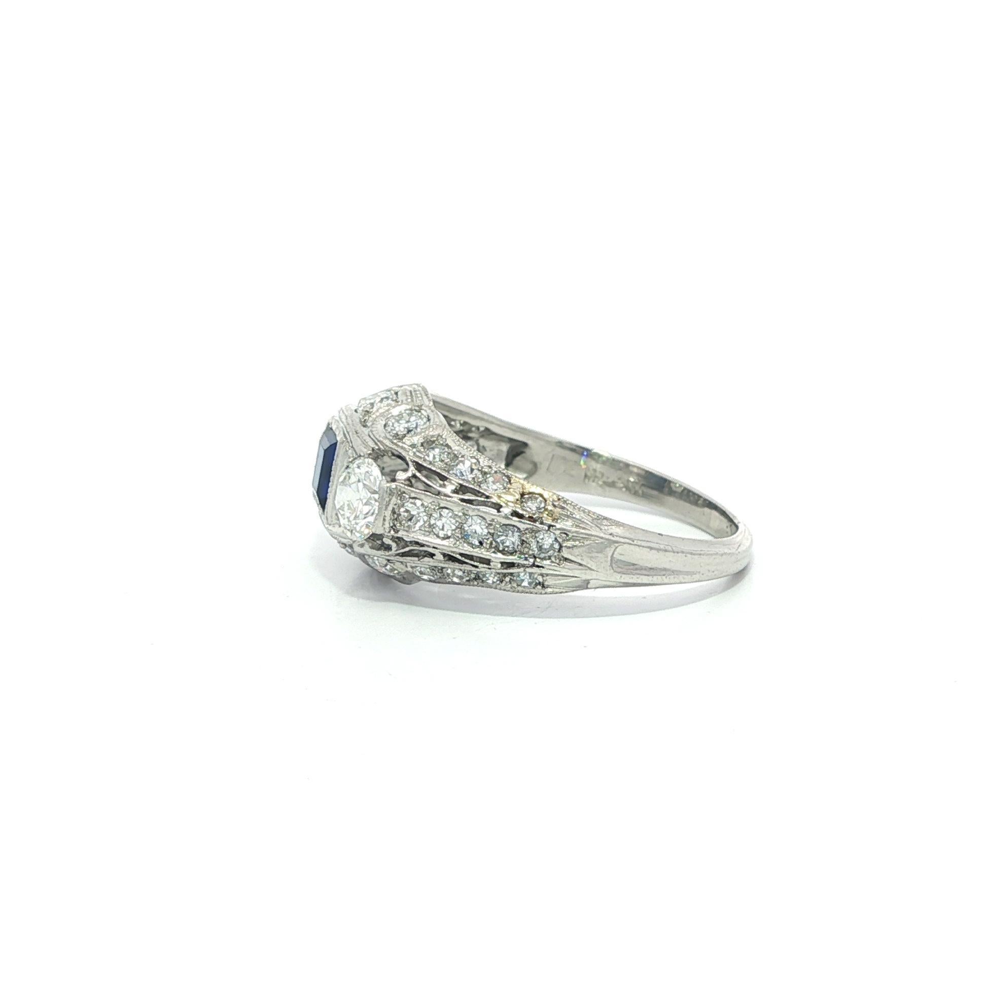 Bague ancienne Art Deco 0.95ctw Old European Diamond & Square Sapphire Band Ring Pour femmes en vente