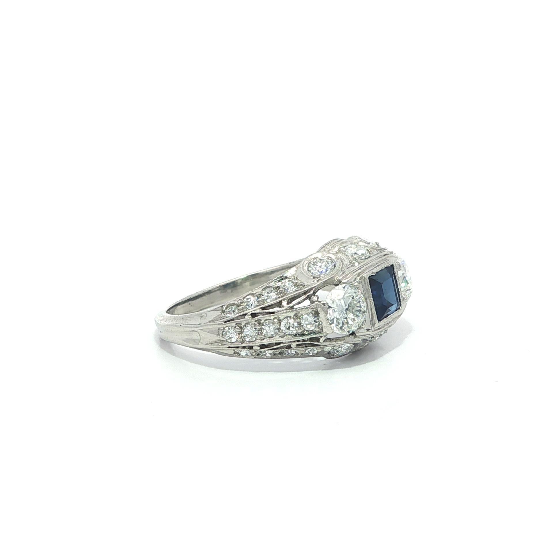 Bague ancienne Art Deco 0.95ctw Old European Diamond & Square Sapphire Band Ring en vente 1
