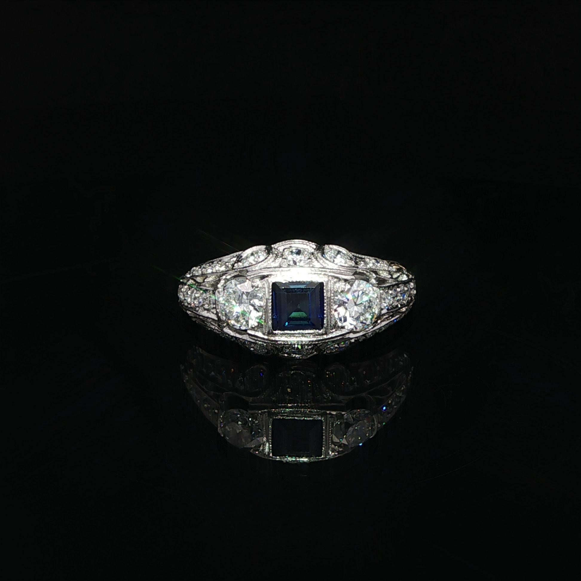 Bague ancienne Art Deco 0.95ctw Old European Diamond & Square Sapphire Band Ring en vente 3