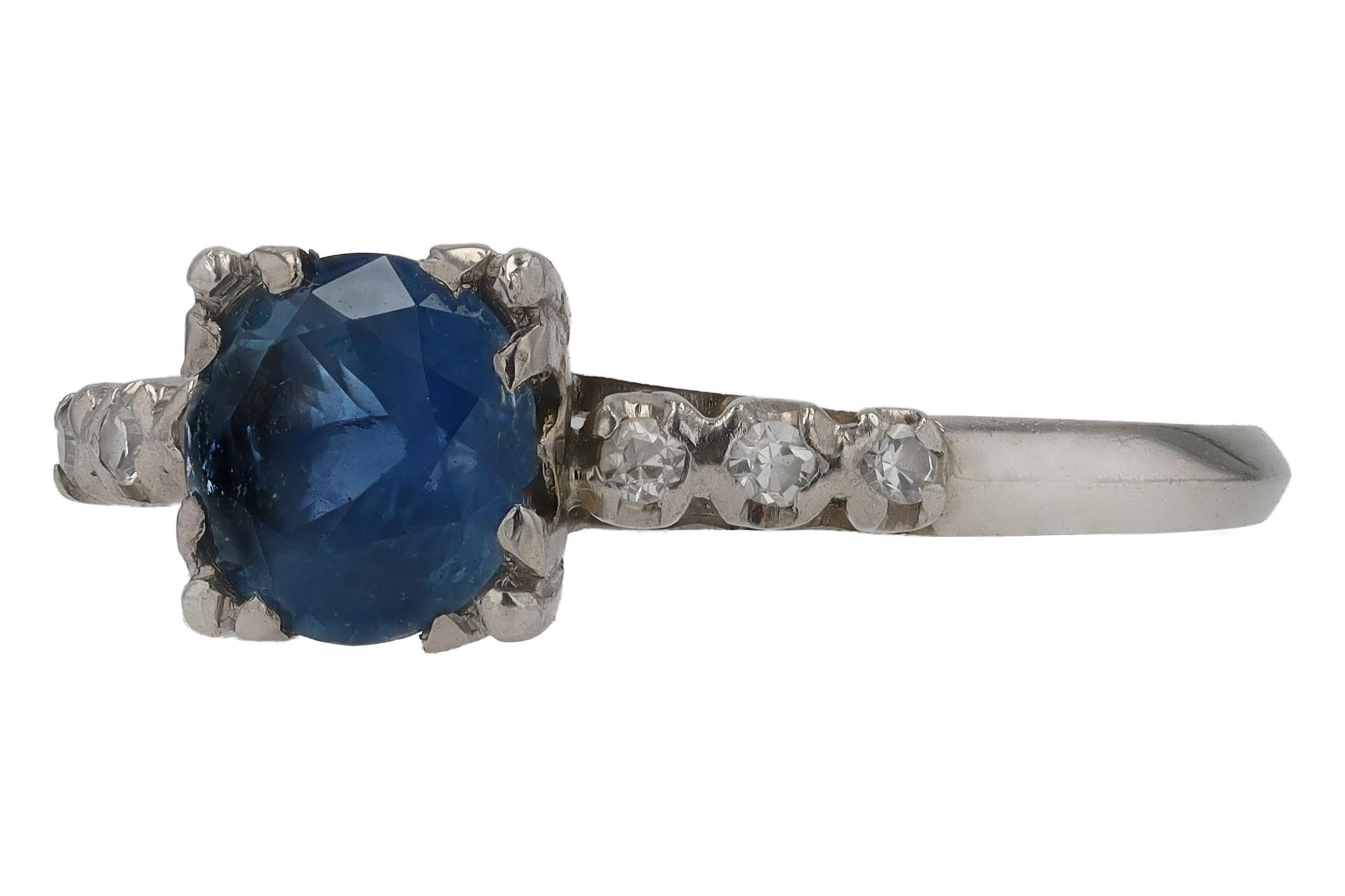 Antique Art Deco 1 Carat Blue Sapphire Solitaire Engagement Ring In Good Condition For Sale In Santa Barbara, CA