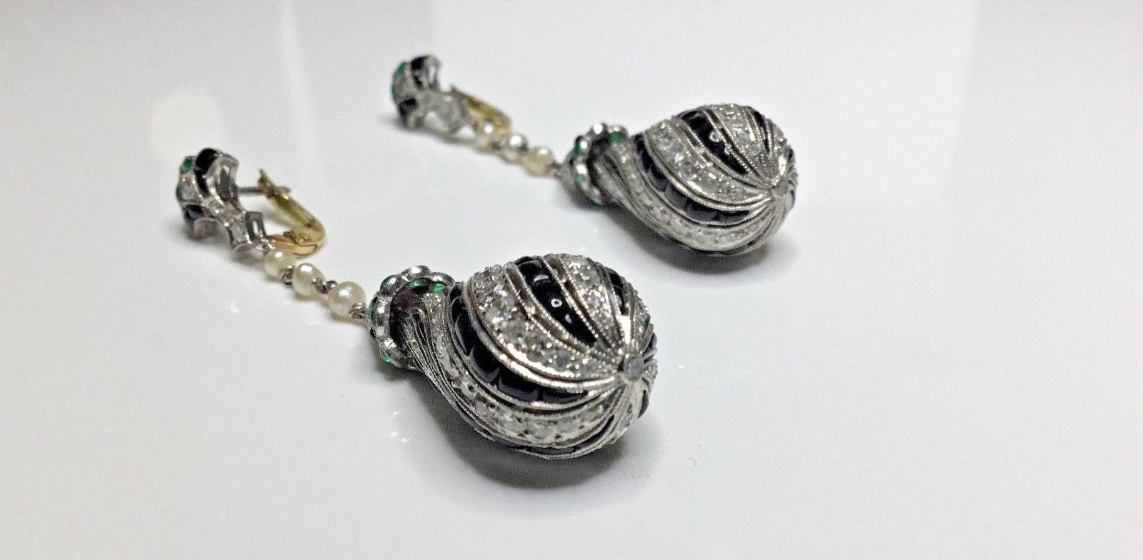 Women's or Men's Antique Art Deco 10.00 Carat Diamond, Emerald, Onyx and Platinum Dangle Earrings