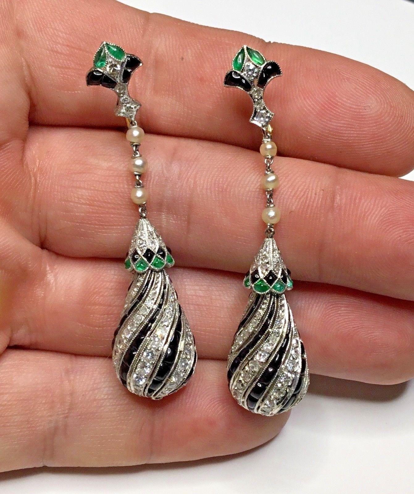 Antique Art Deco 10.00 Carat Diamond, Emerald, Onyx and Platinum Dangle Earrings 1