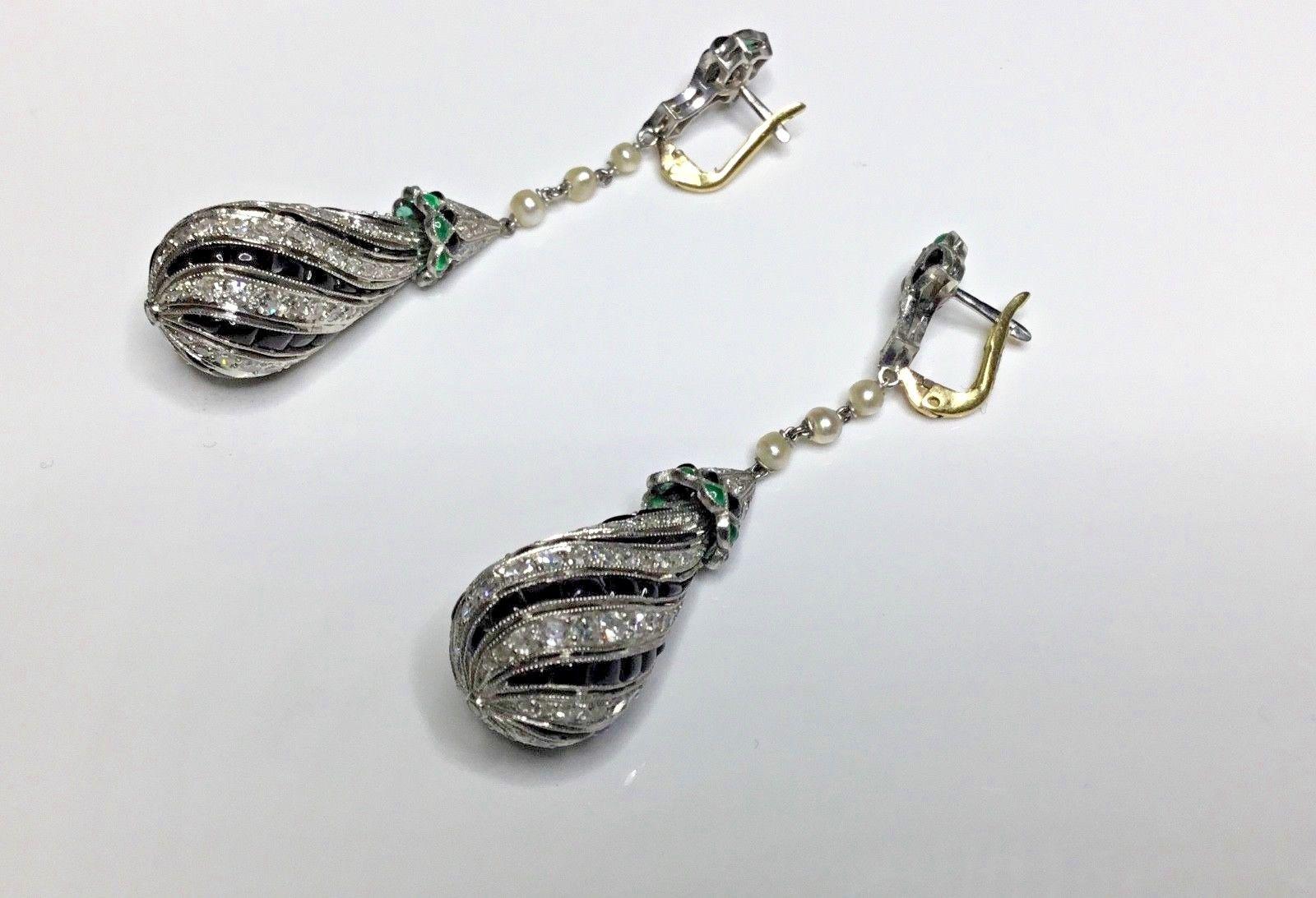 Antique Art Deco 10.00 Carat Diamond, Emerald, Onyx and Platinum Dangle Earrings 3