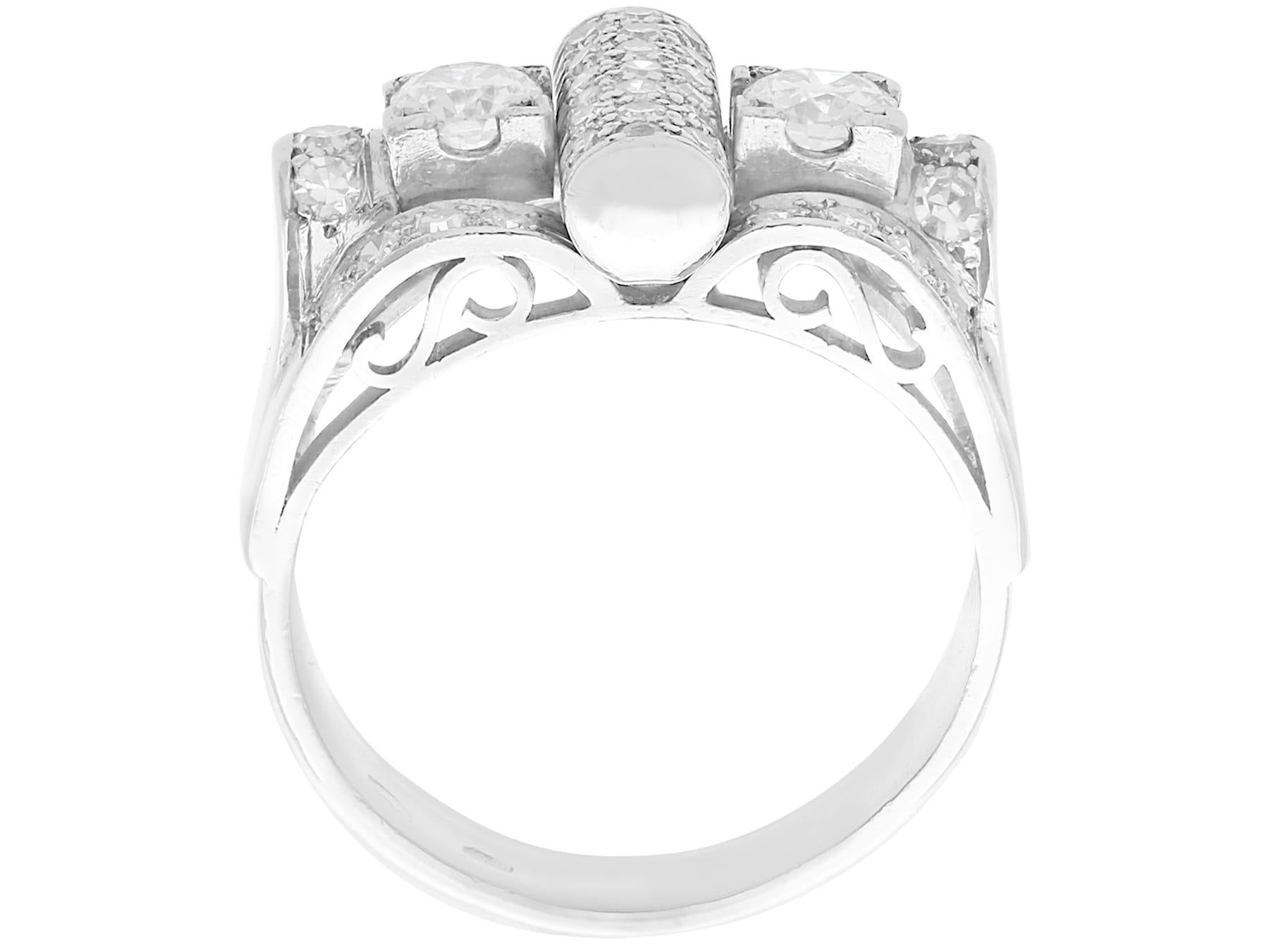 Women's or Men's Antique Art Deco 1.01 Carat Diamond and Platinum Dress Ring For Sale